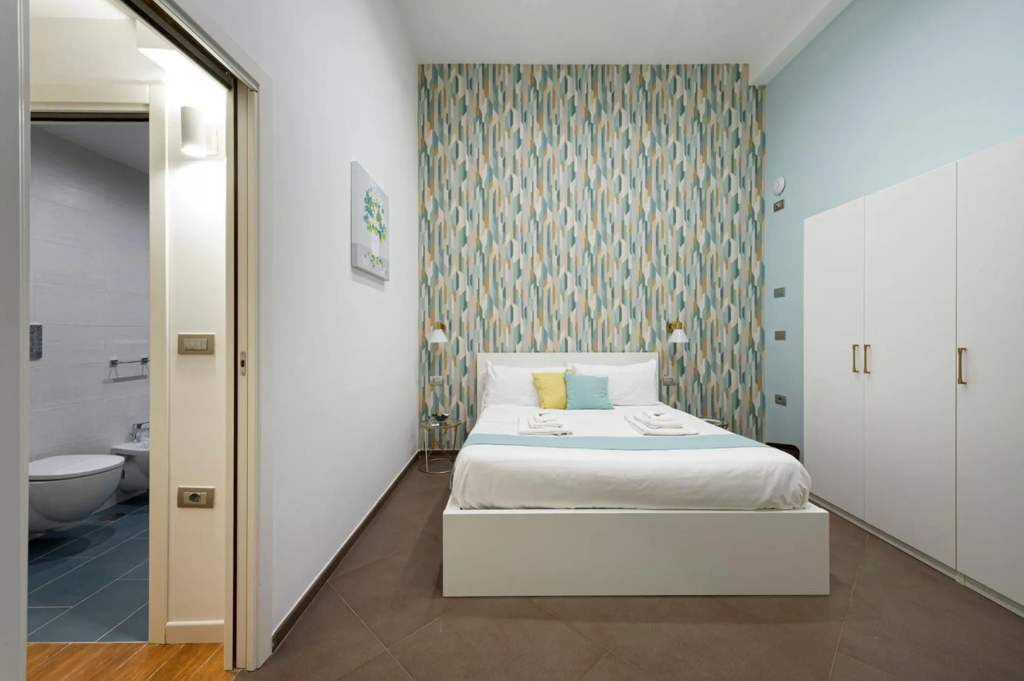 Photo of the whole room, Bed in domusvelata