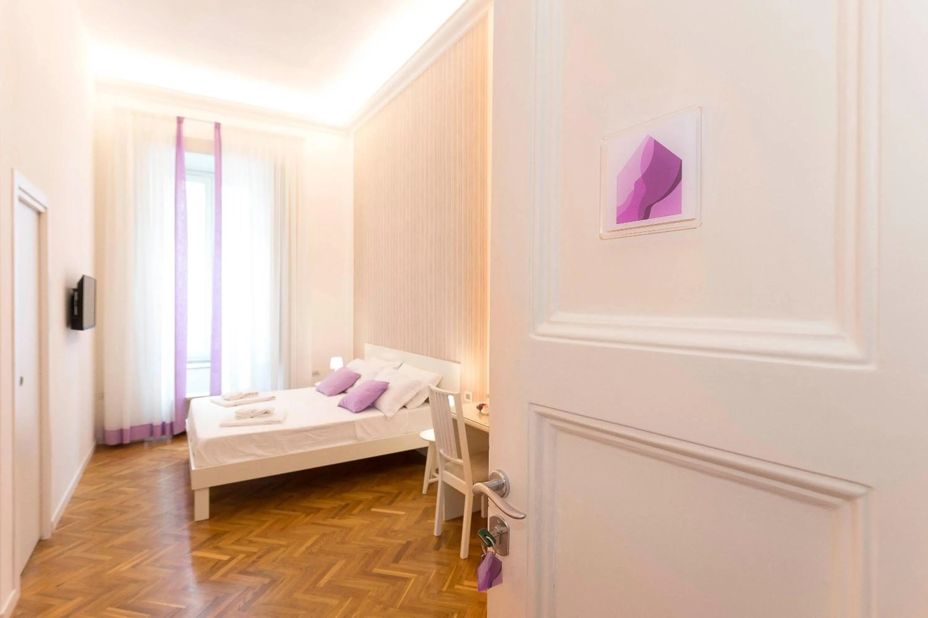 Photo of the whole room, Bed in domusvelata