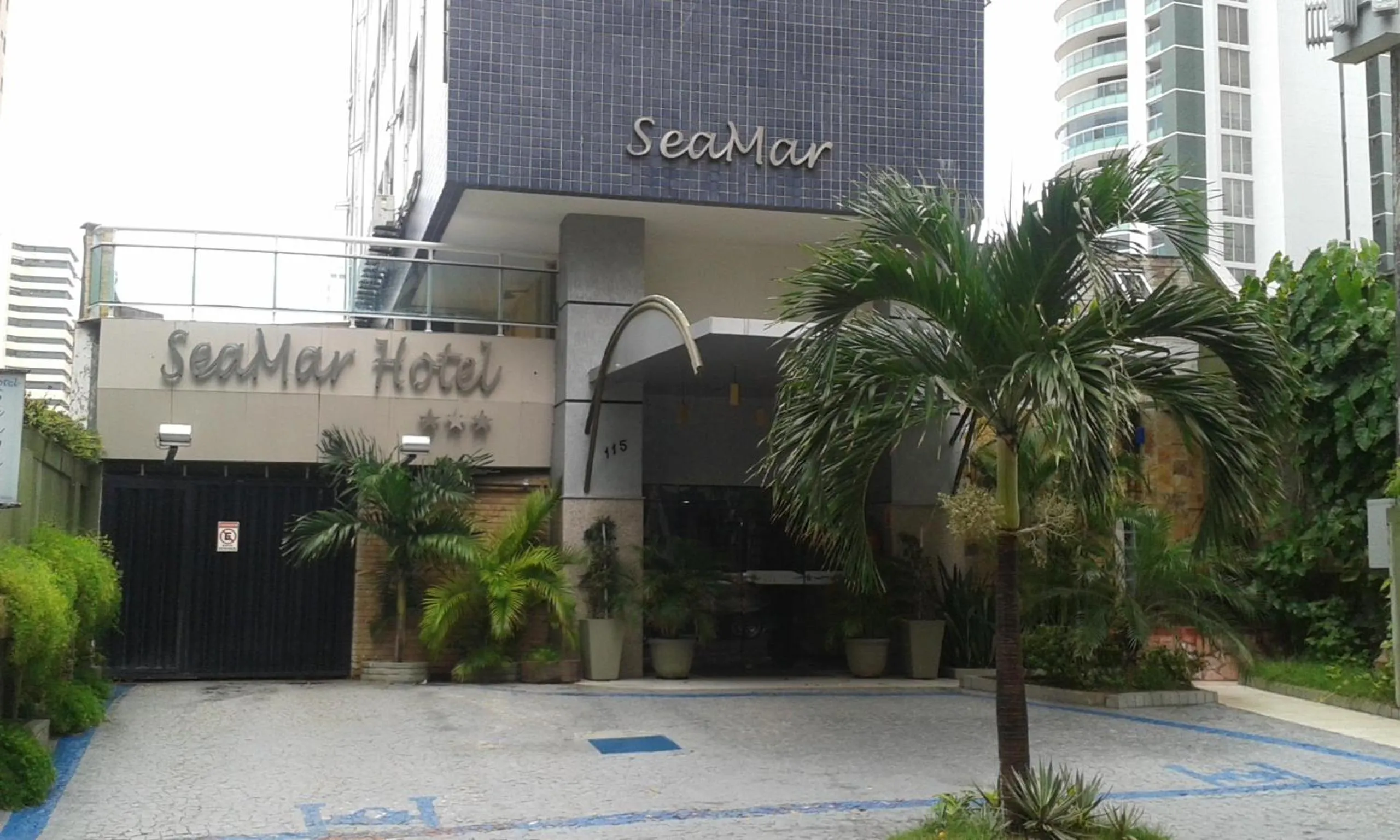 Facade/entrance in Seamar Hotel