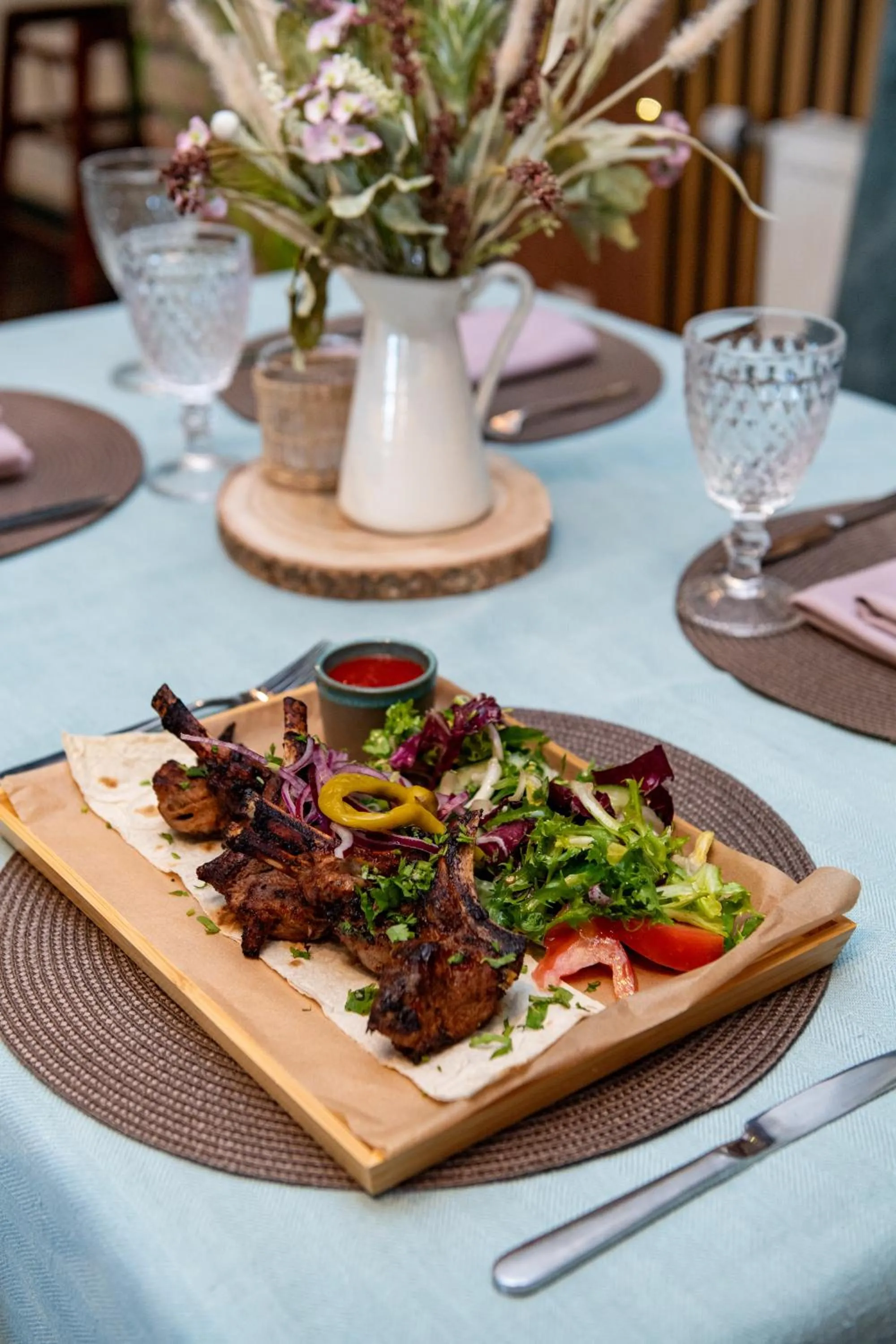 Restaurant/places to eat in Porto Resort