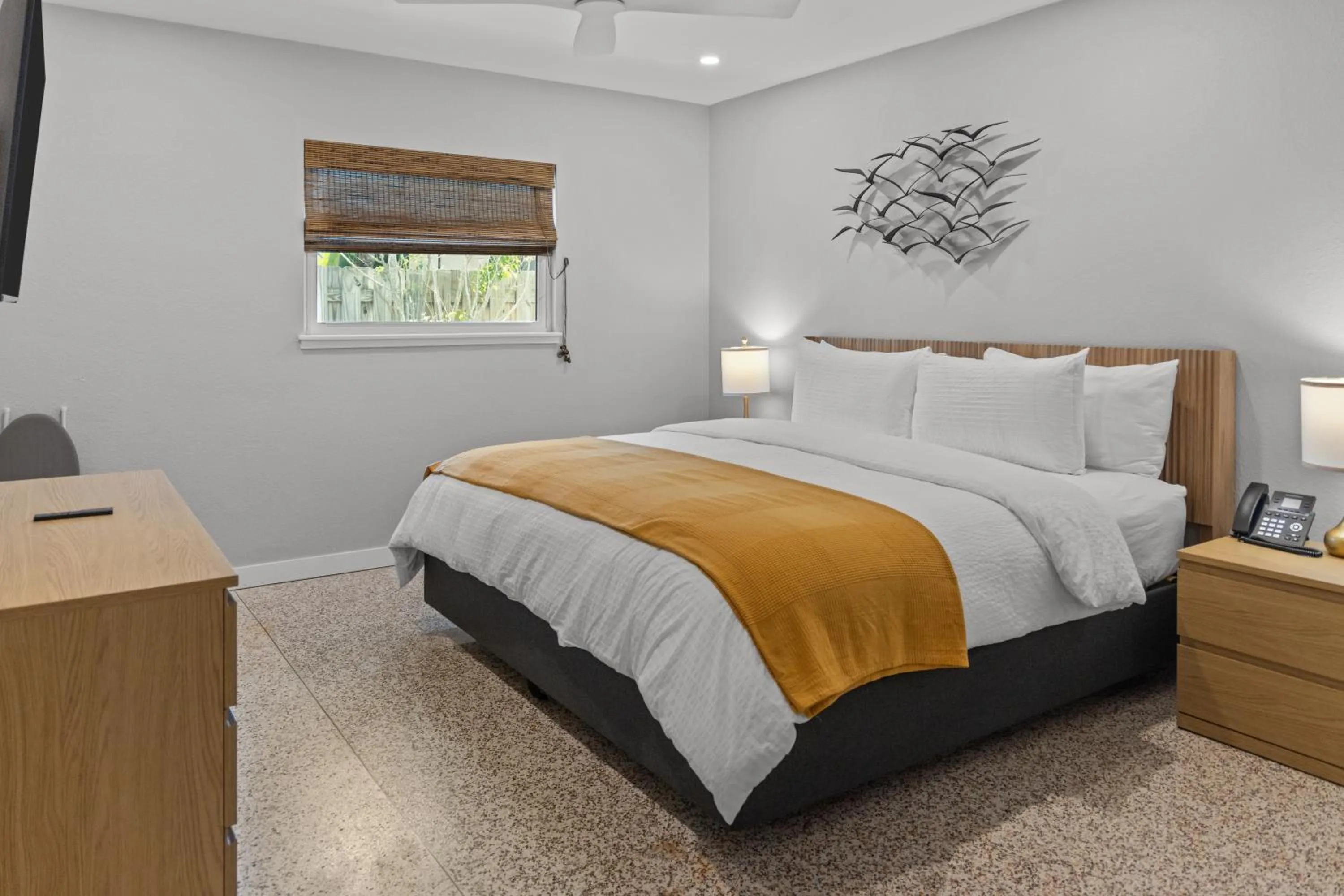 Bed in Captiva Beach Resort (open private beach access)