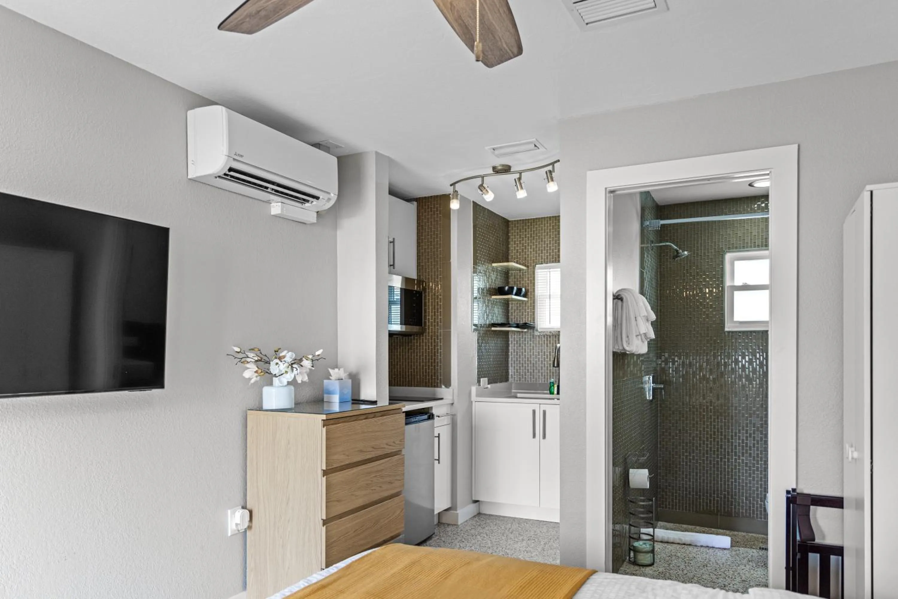 Captiva Beach Resort (open private beach access)