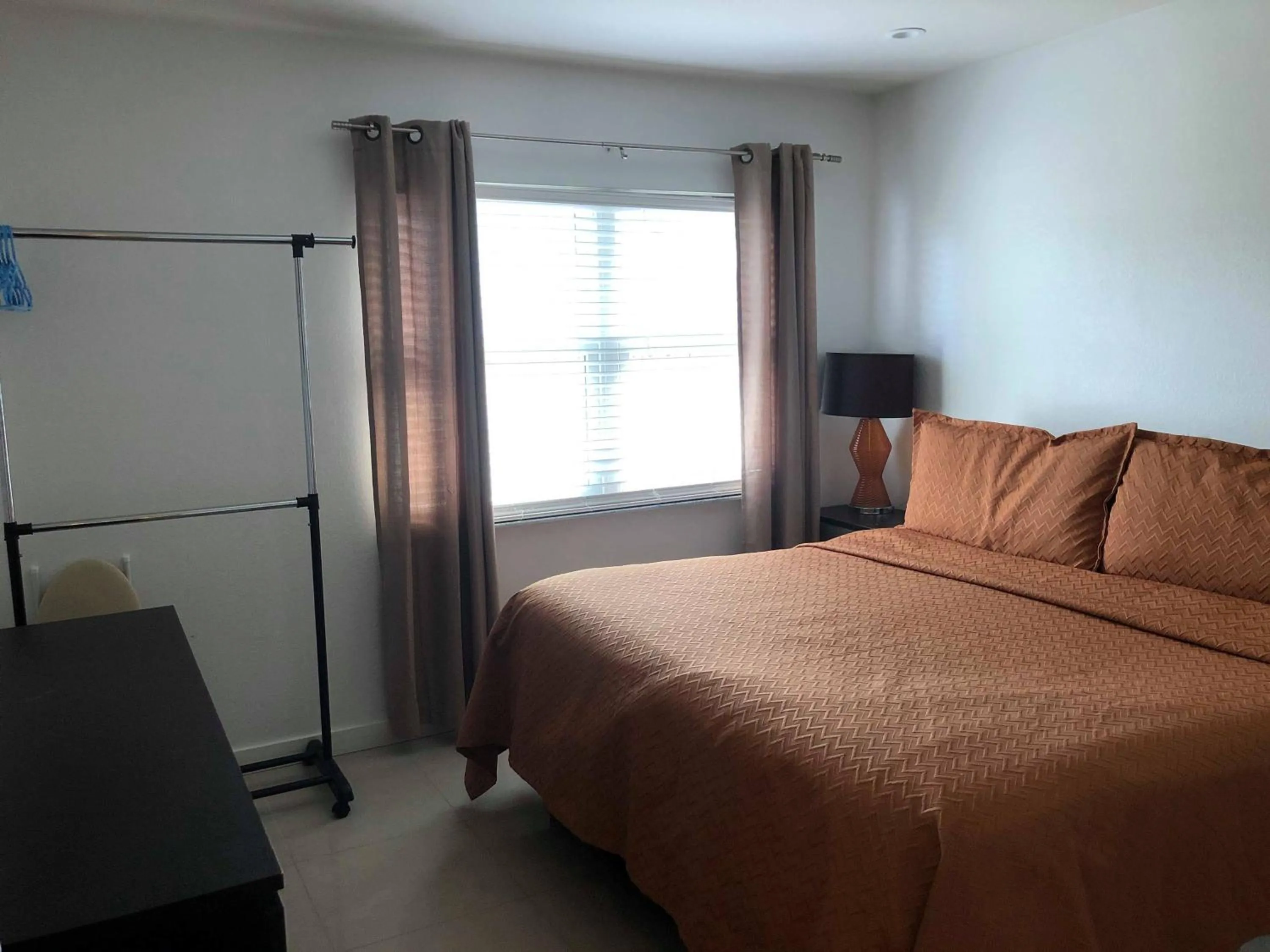 Bed in Captiva Beach Resort (open private beach access)