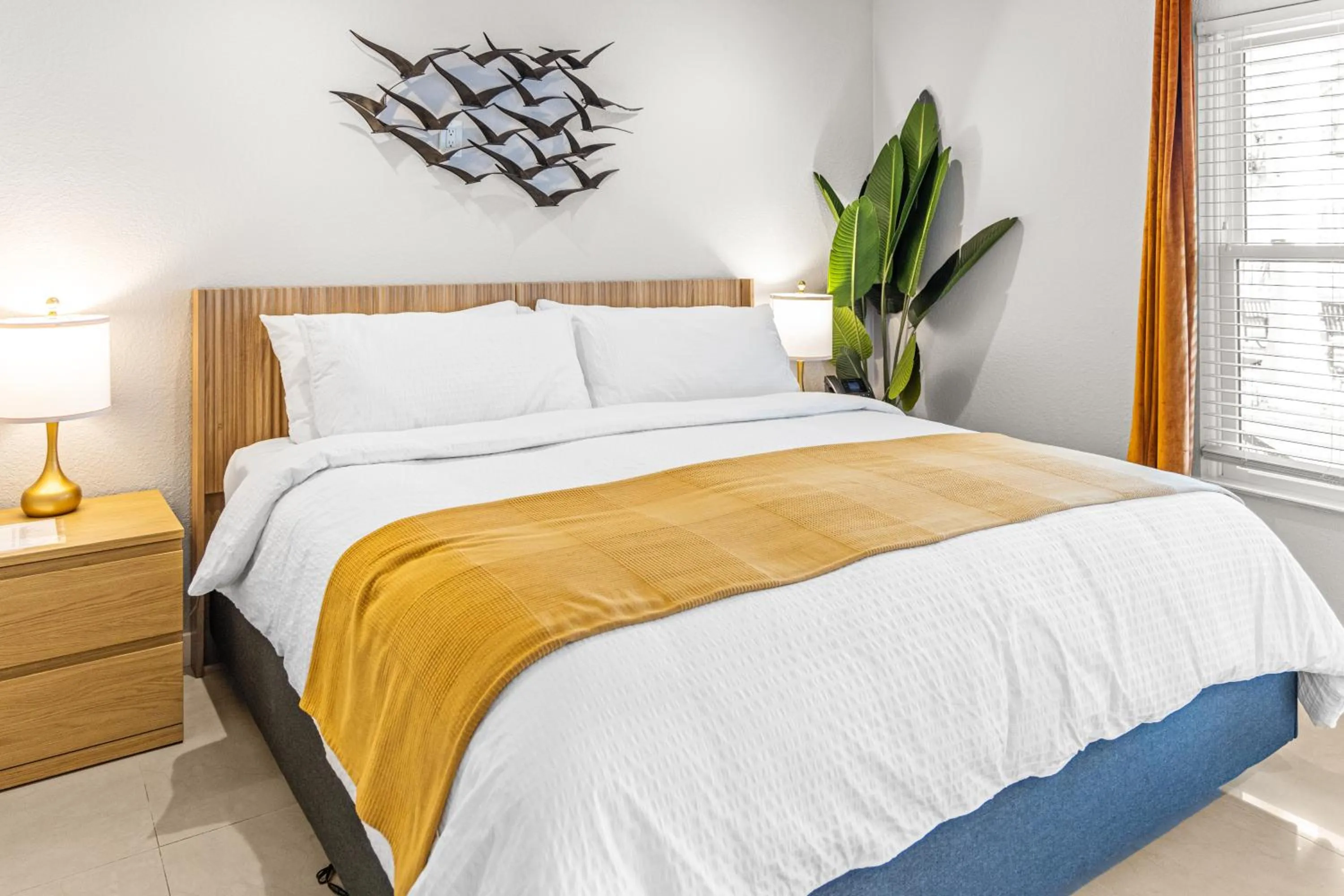 Bed in Captiva Beach Resort (open private beach access)