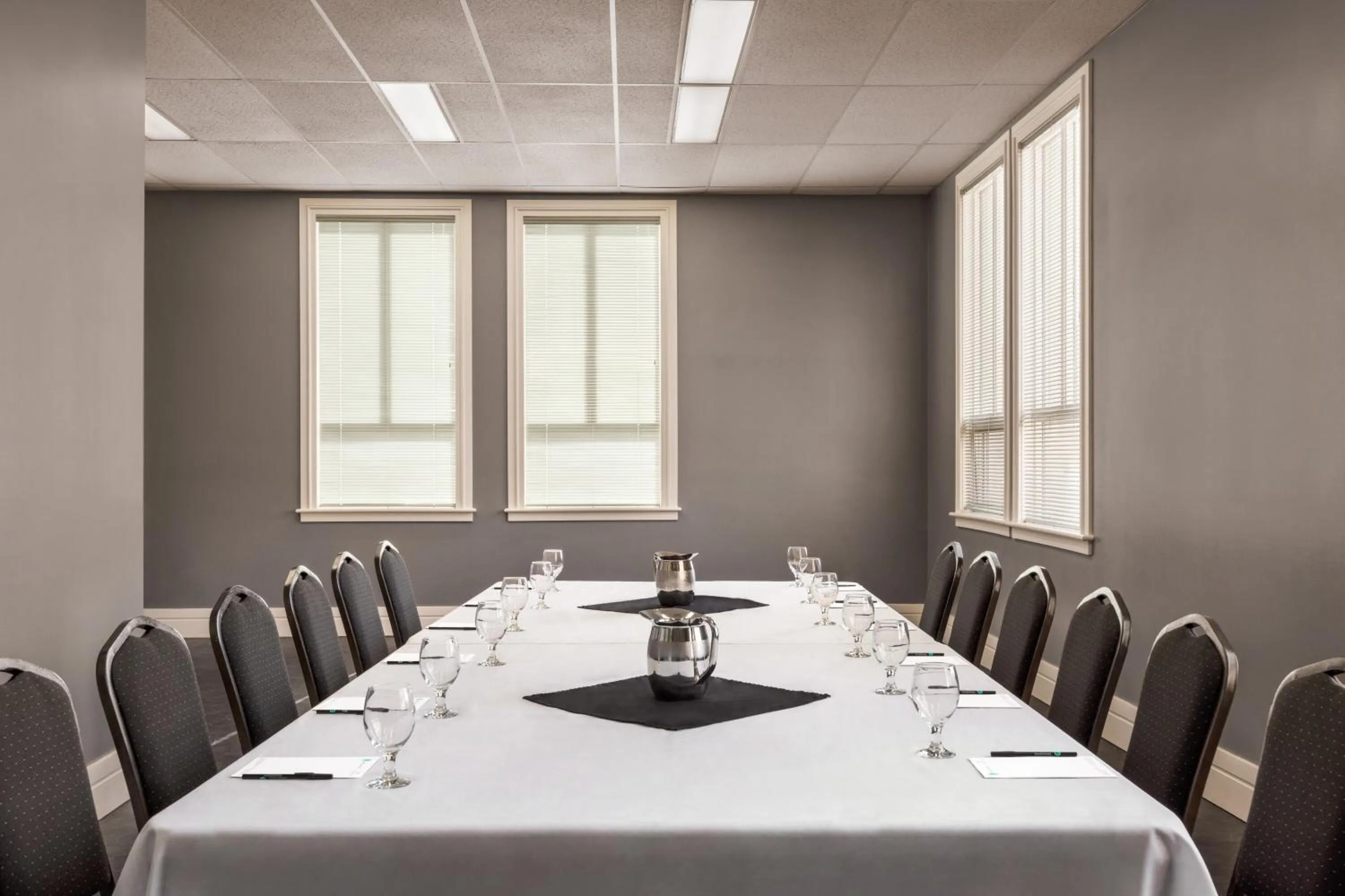 Banquet/Function facilities in Royal Hotel Regina, Trademark Collection by Wyndham