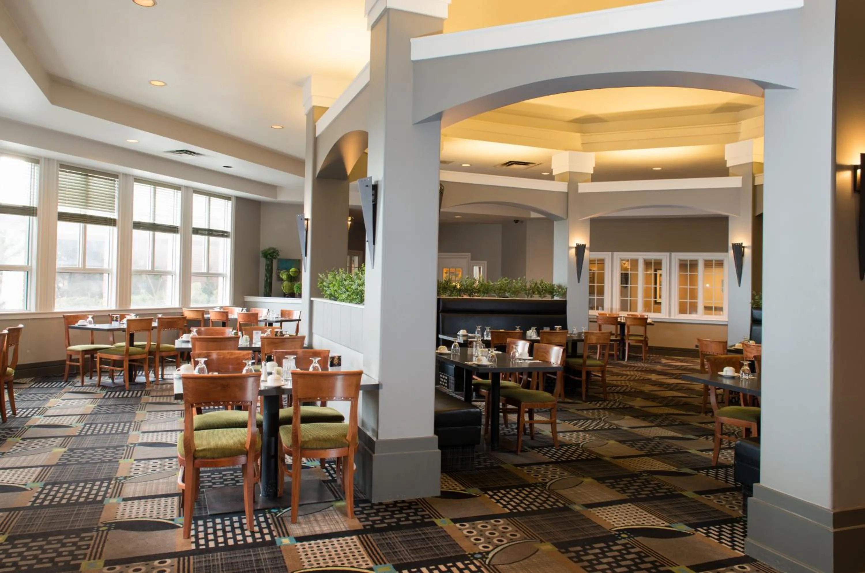 Restaurant/places to eat in Royal Hotel Regina, Trademark Collection by Wyndham