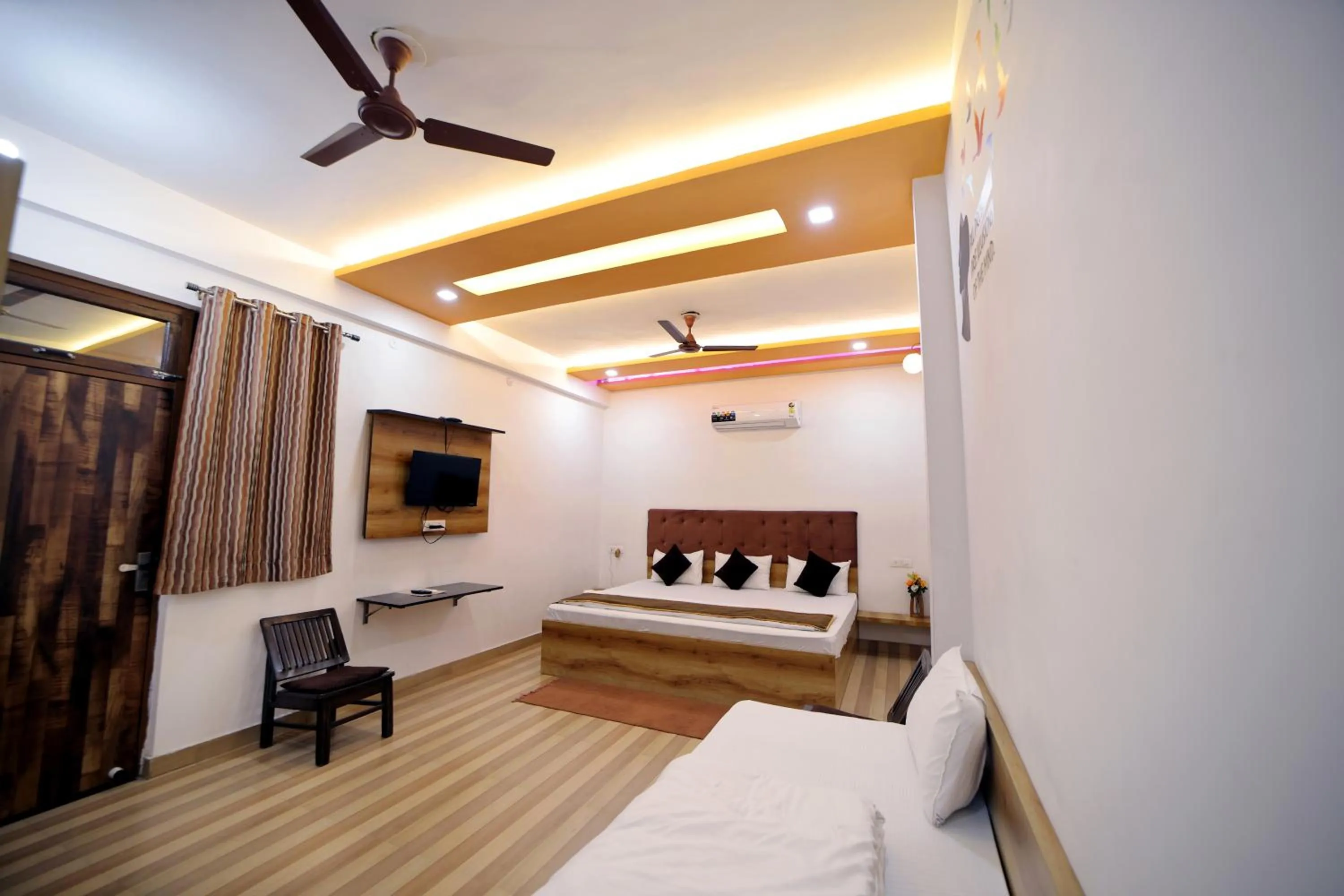 Bedroom, Bed in Hotel Taj Niwas