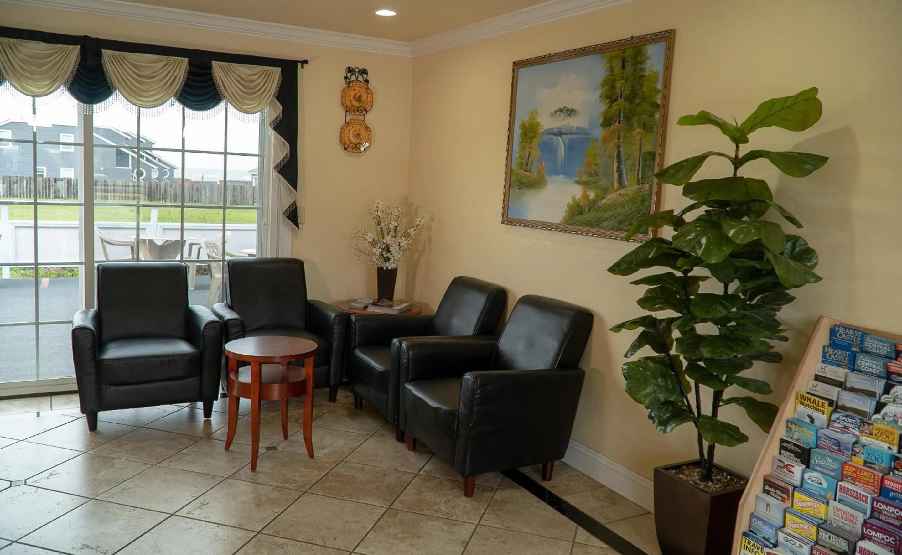 Sea view in Sea Breeze Inn - San Simeon