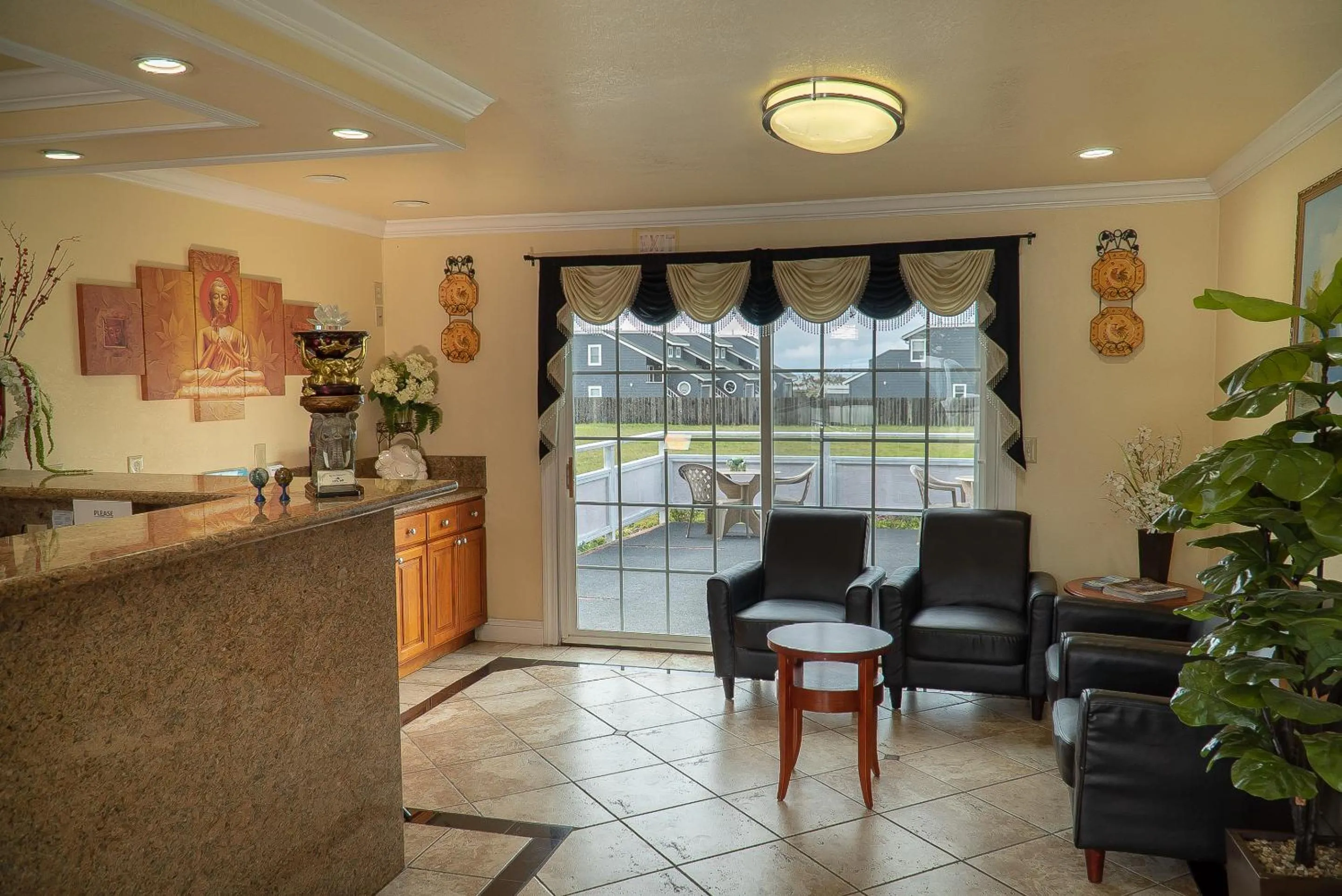 Decorative detail in Sea Breeze Inn - San Simeon