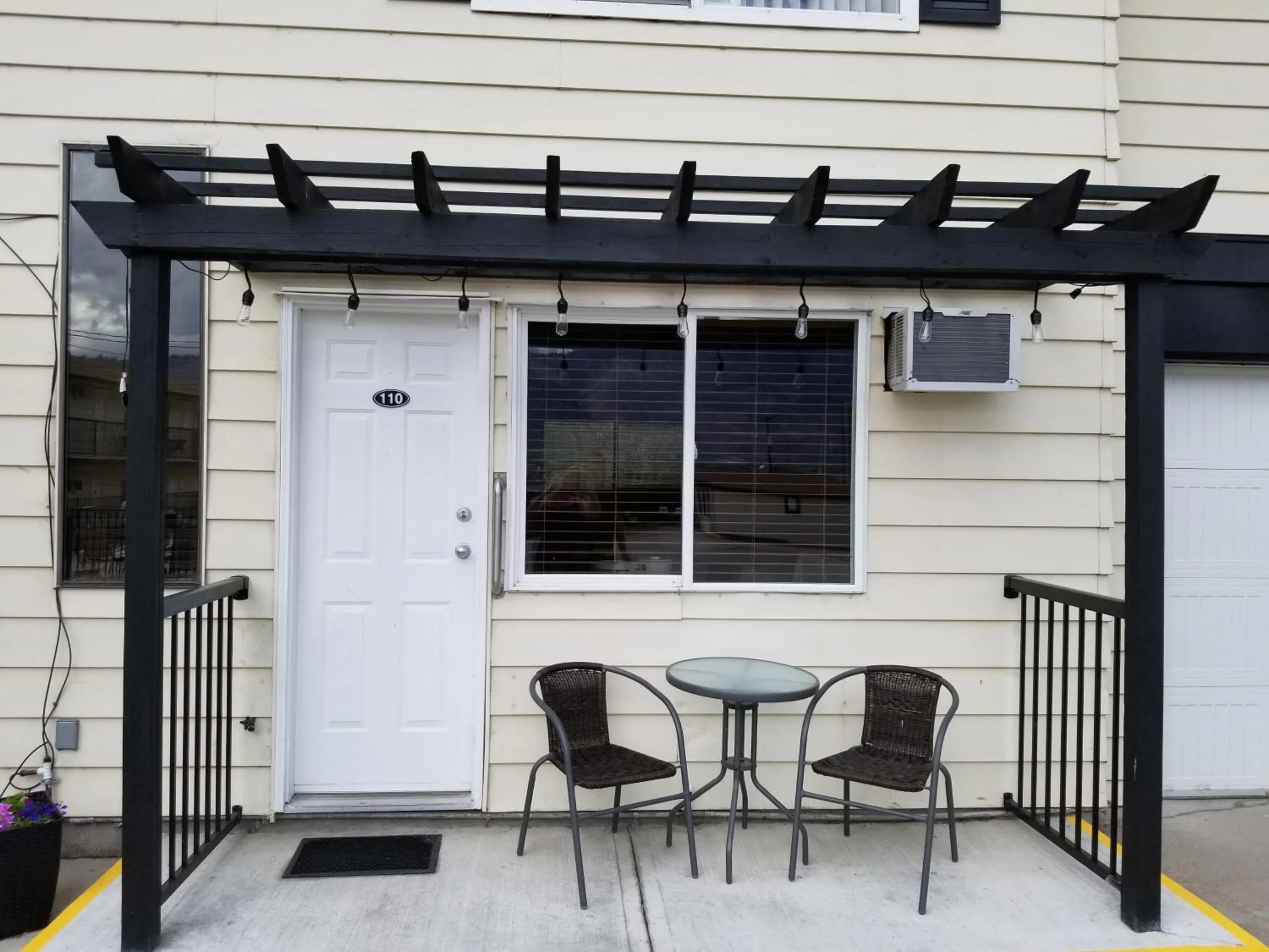 Property building in Osoyoos Lakeview Inn & Suites