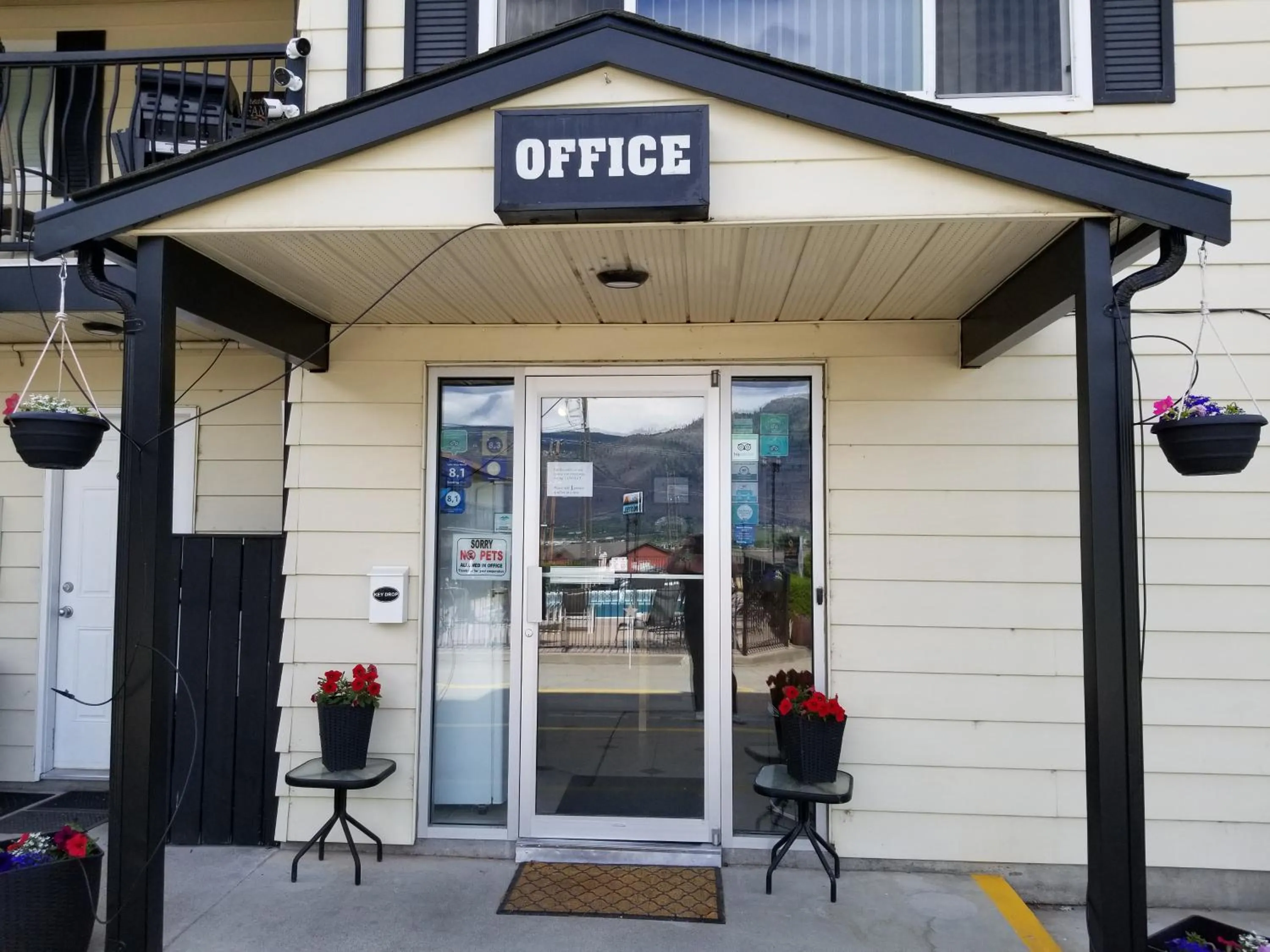 Facade/entrance in Osoyoos Lakeview Inn & Suites