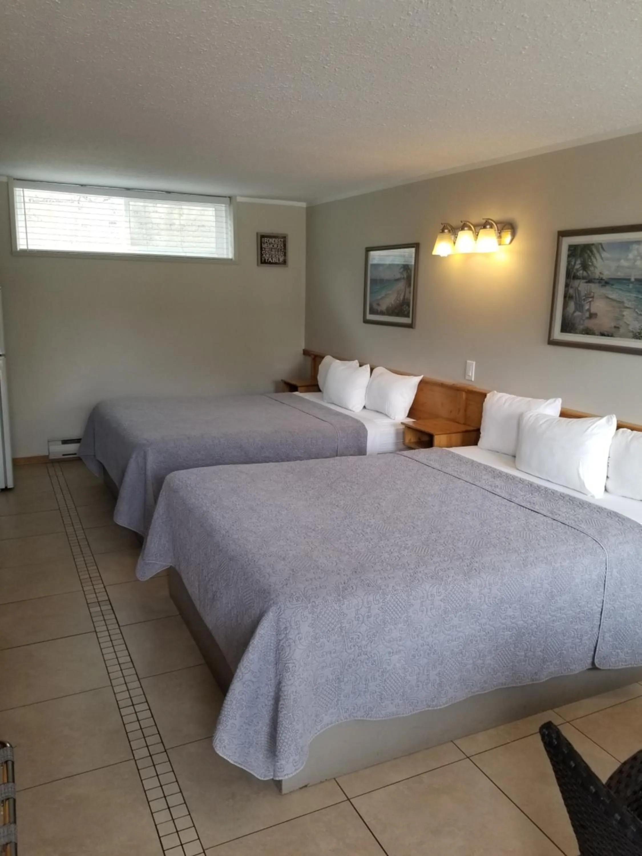 Bed in Osoyoos Lakeview Inn & Suites