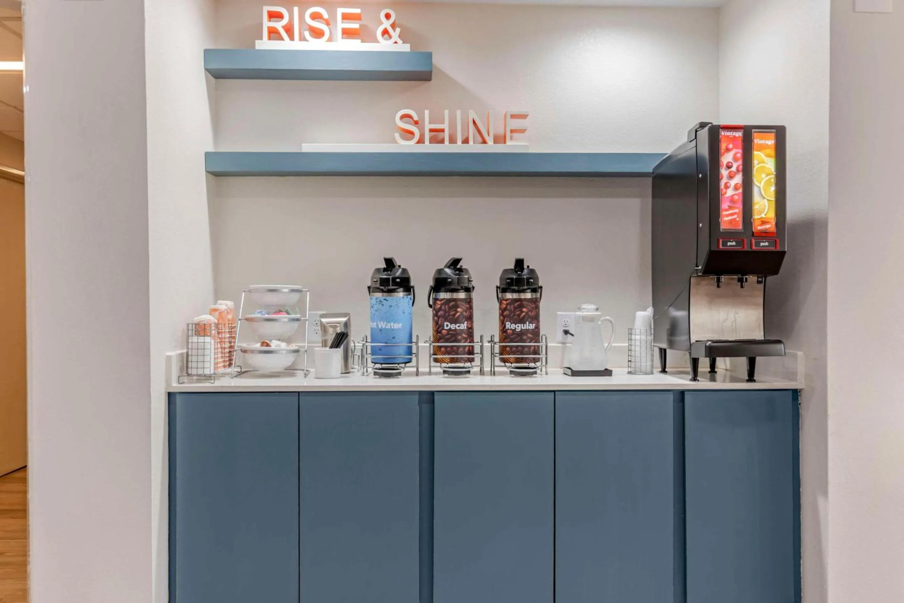 Breakfast in Comfort Suites