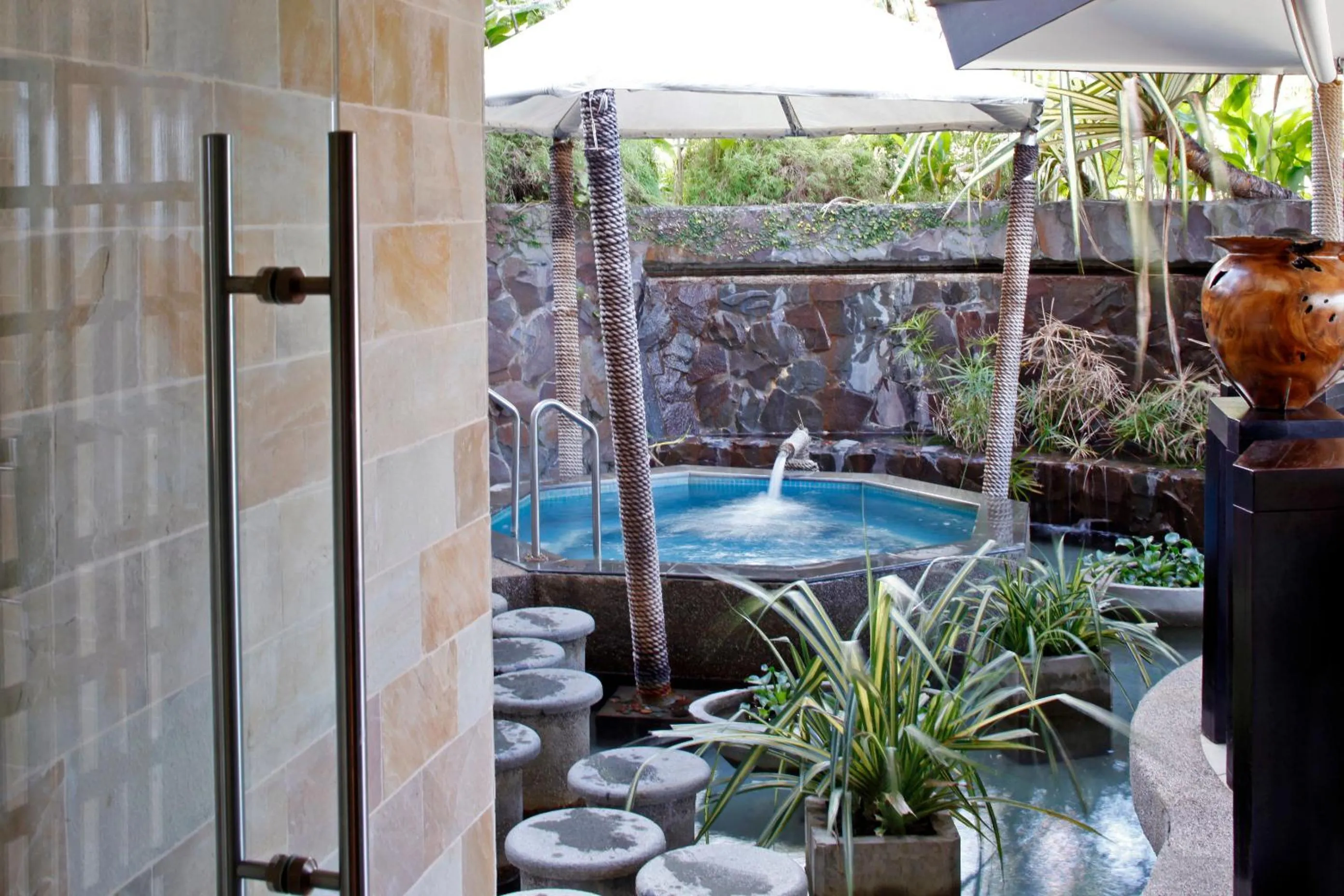 Spa and wellness centre/facilities in The Warwick Fiji