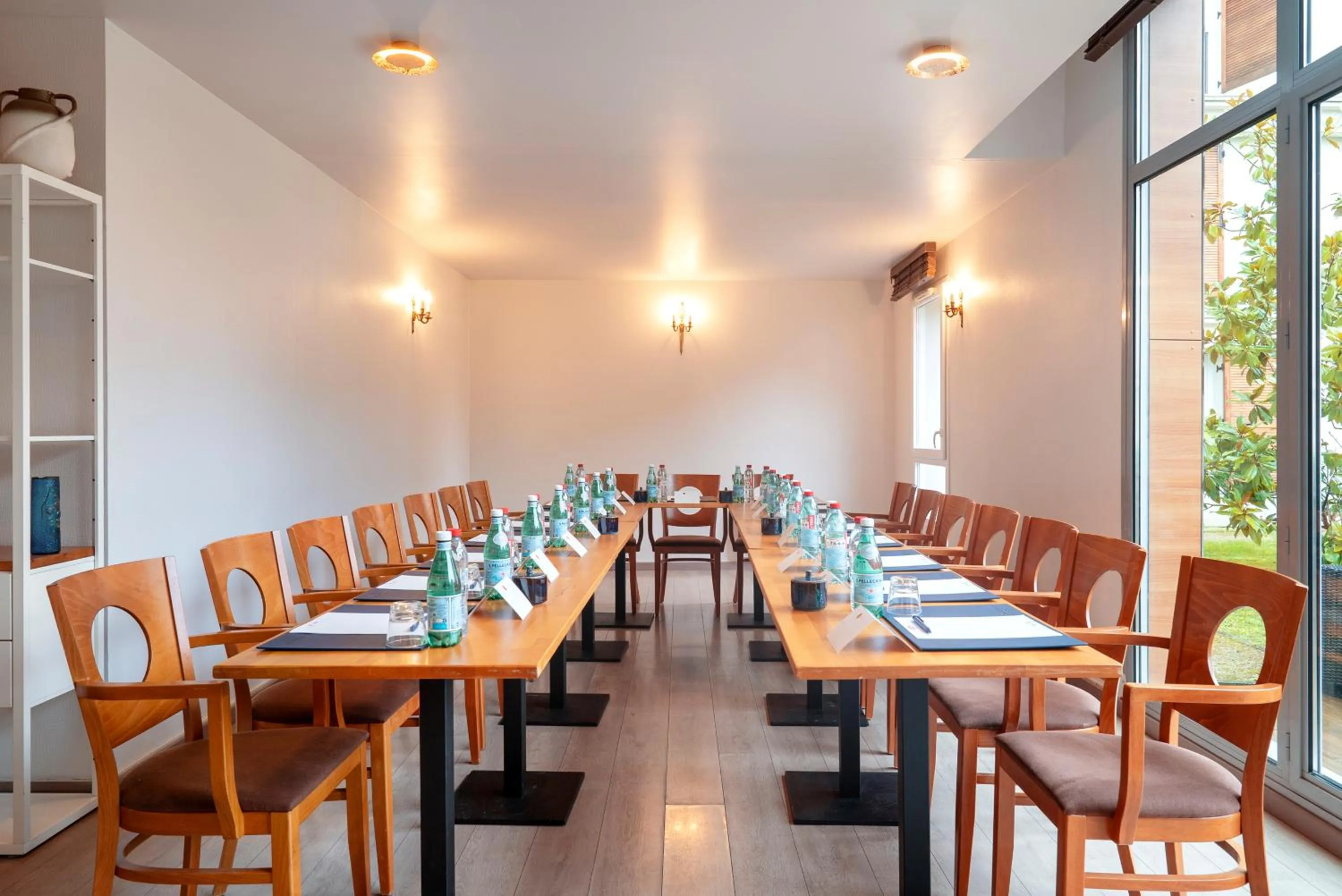 Meeting/conference room in Residhome Paris-Guyancourt