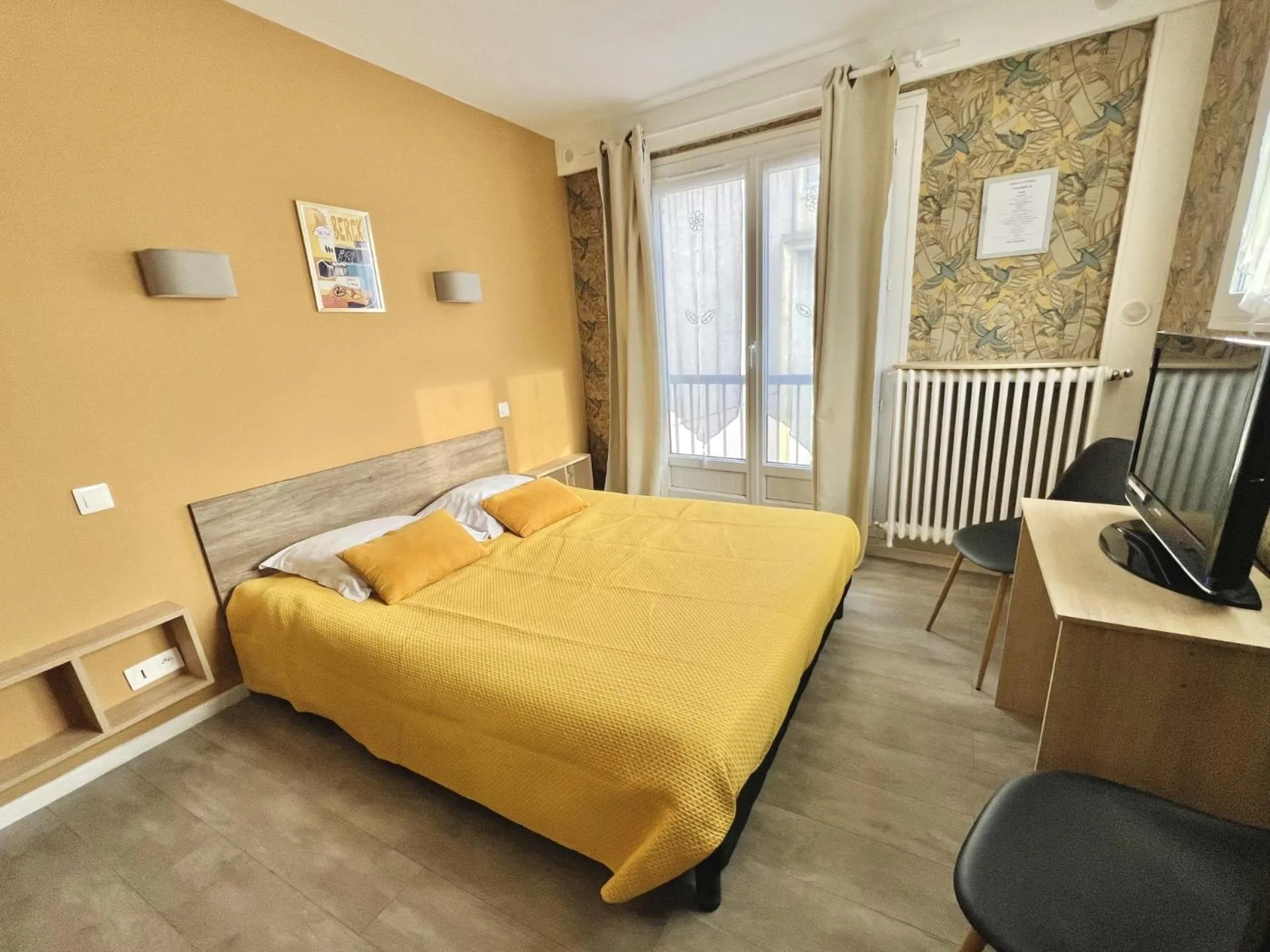 Photo of the whole room, Bed in Hôtel Le Littoral - Berck sur Mer
