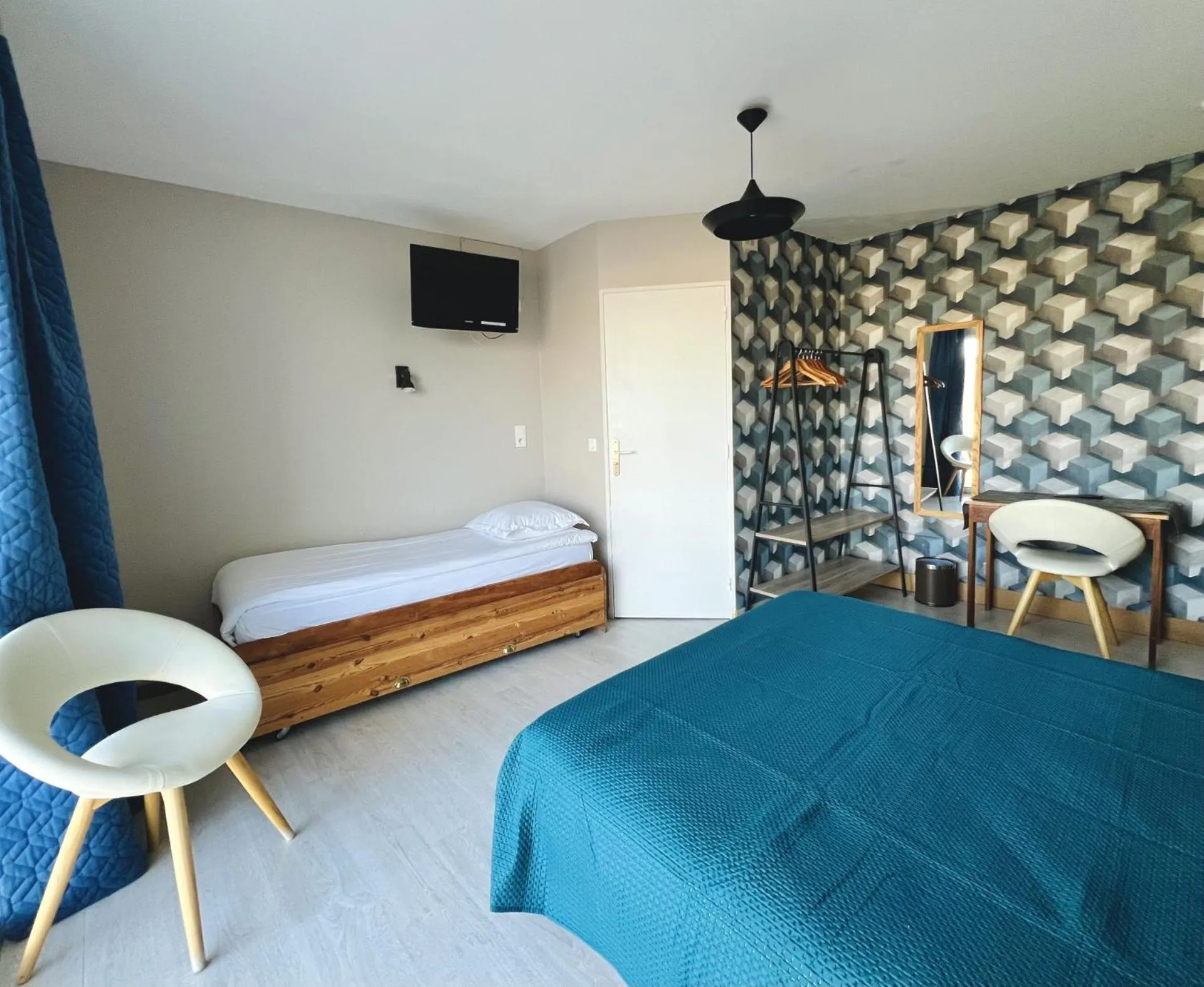 Photo of the whole room, Bed in Hôtel Le Littoral - Berck sur Mer