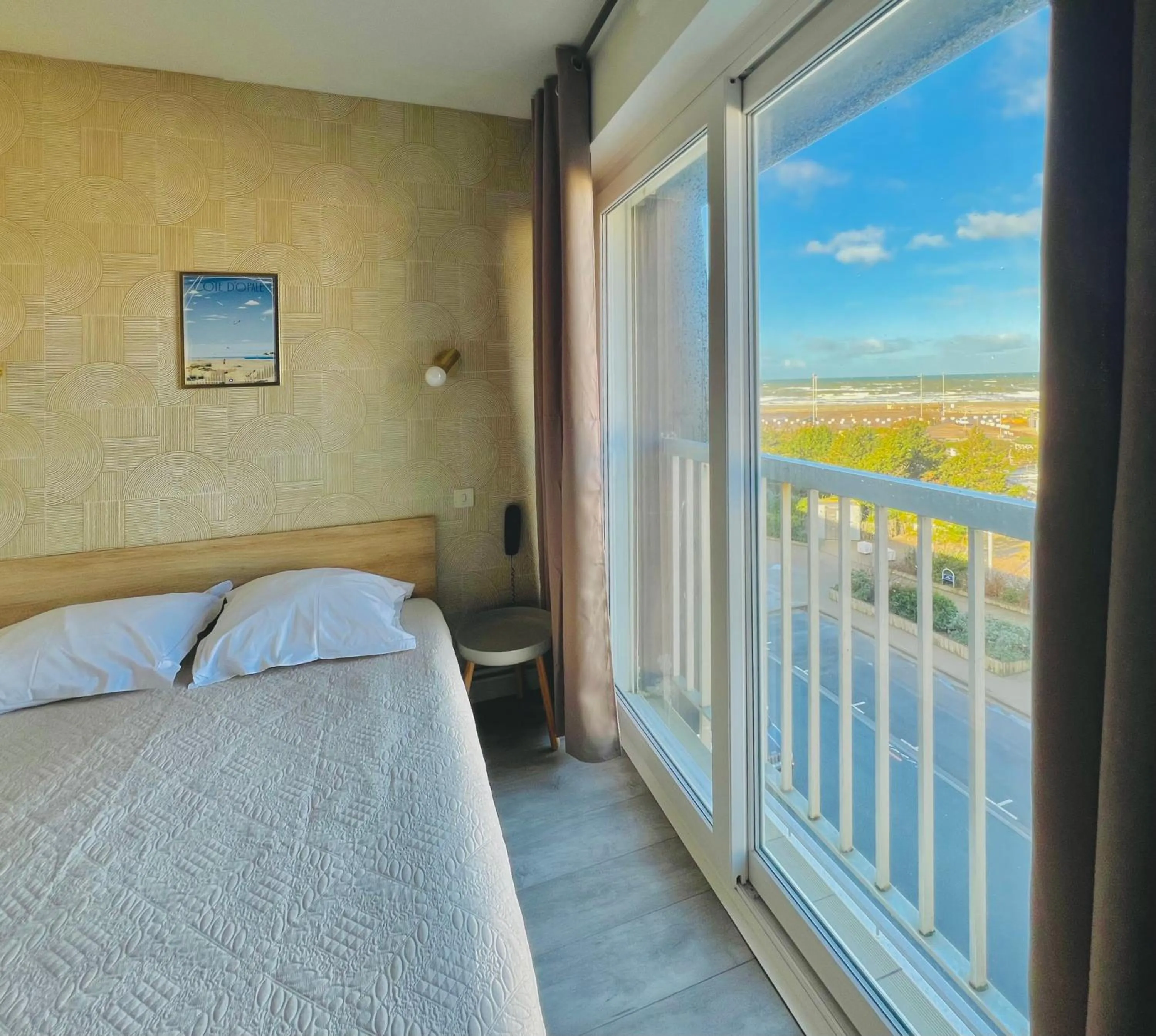 Photo of the whole room, Bed in Hôtel Le Littoral - Berck sur Mer