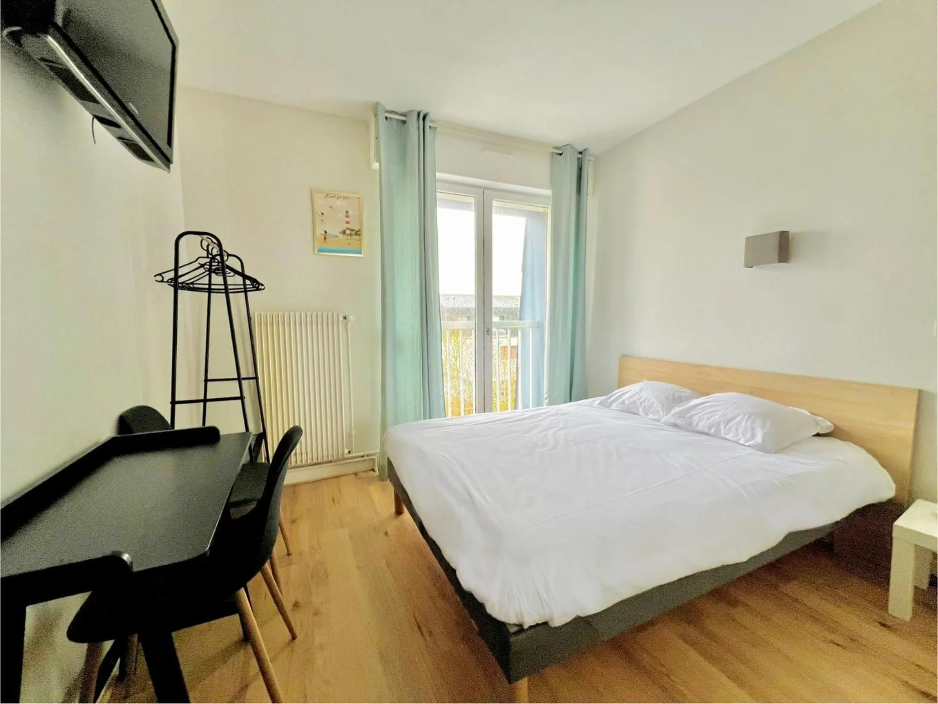 Photo of the whole room, Bed in Hôtel Le Littoral - Berck sur Mer