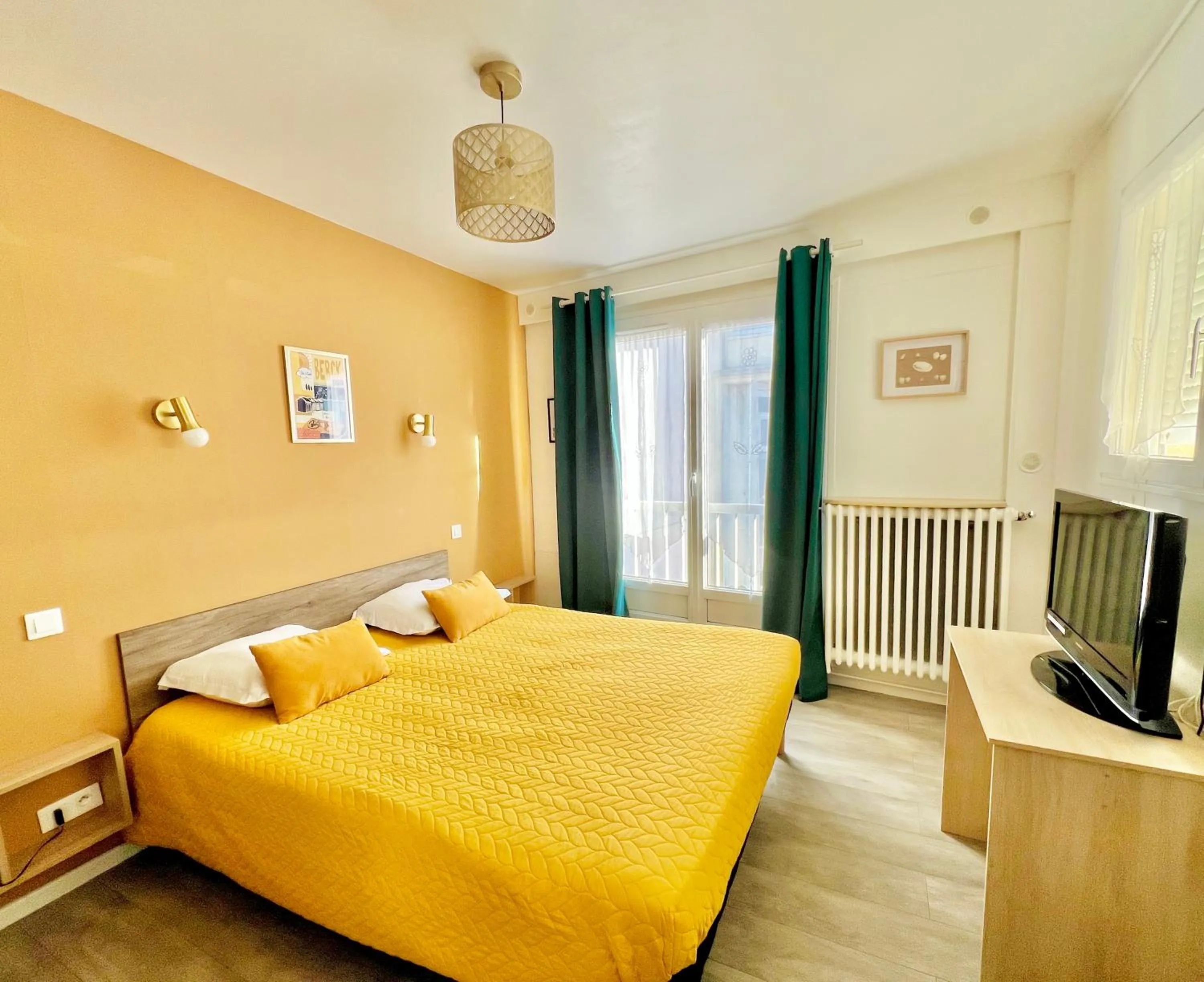 Photo of the whole room, Bed in Hôtel Le Littoral - Berck sur Mer