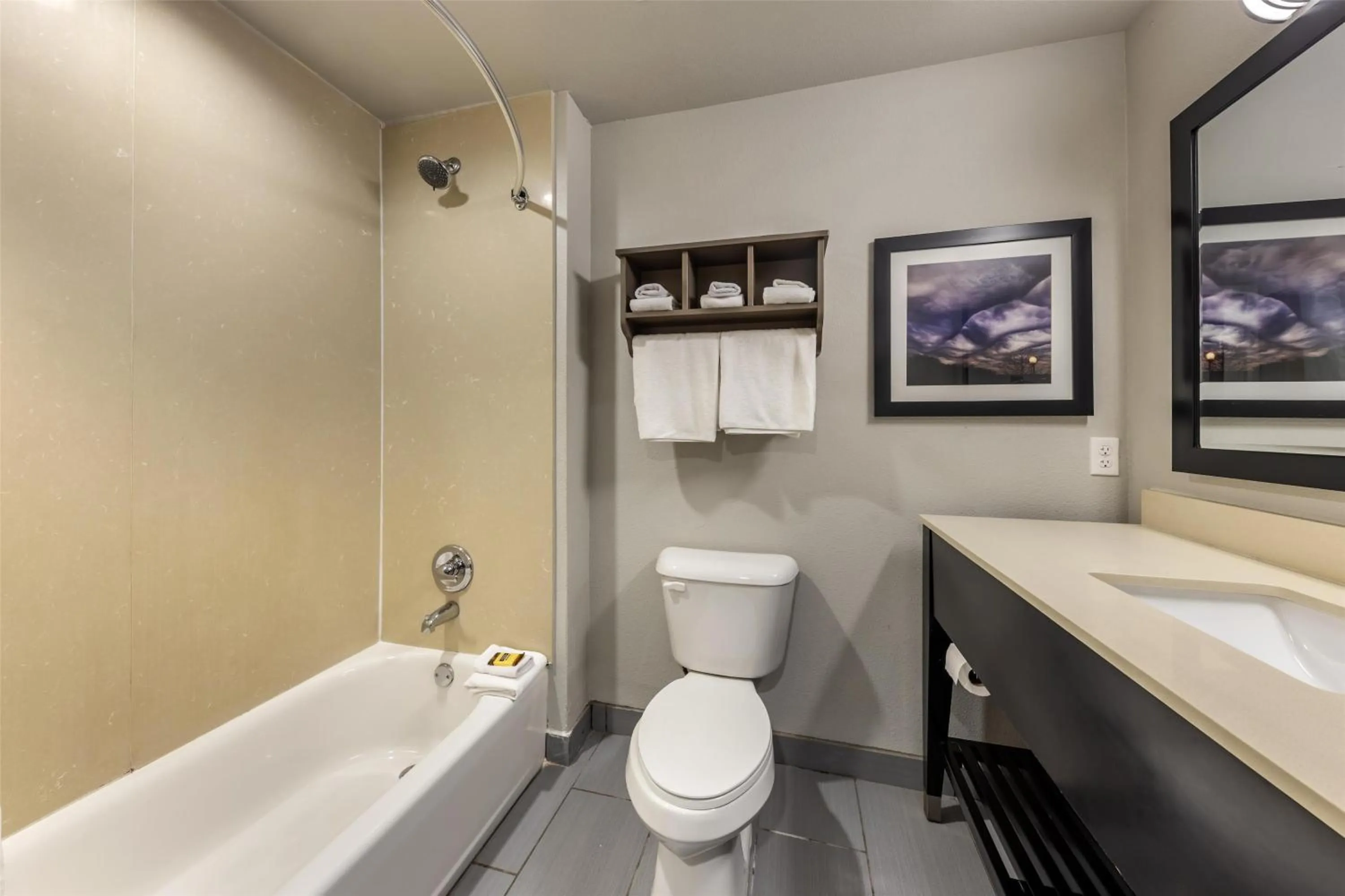 Bathroom in Best Western Plus Pauls Valley