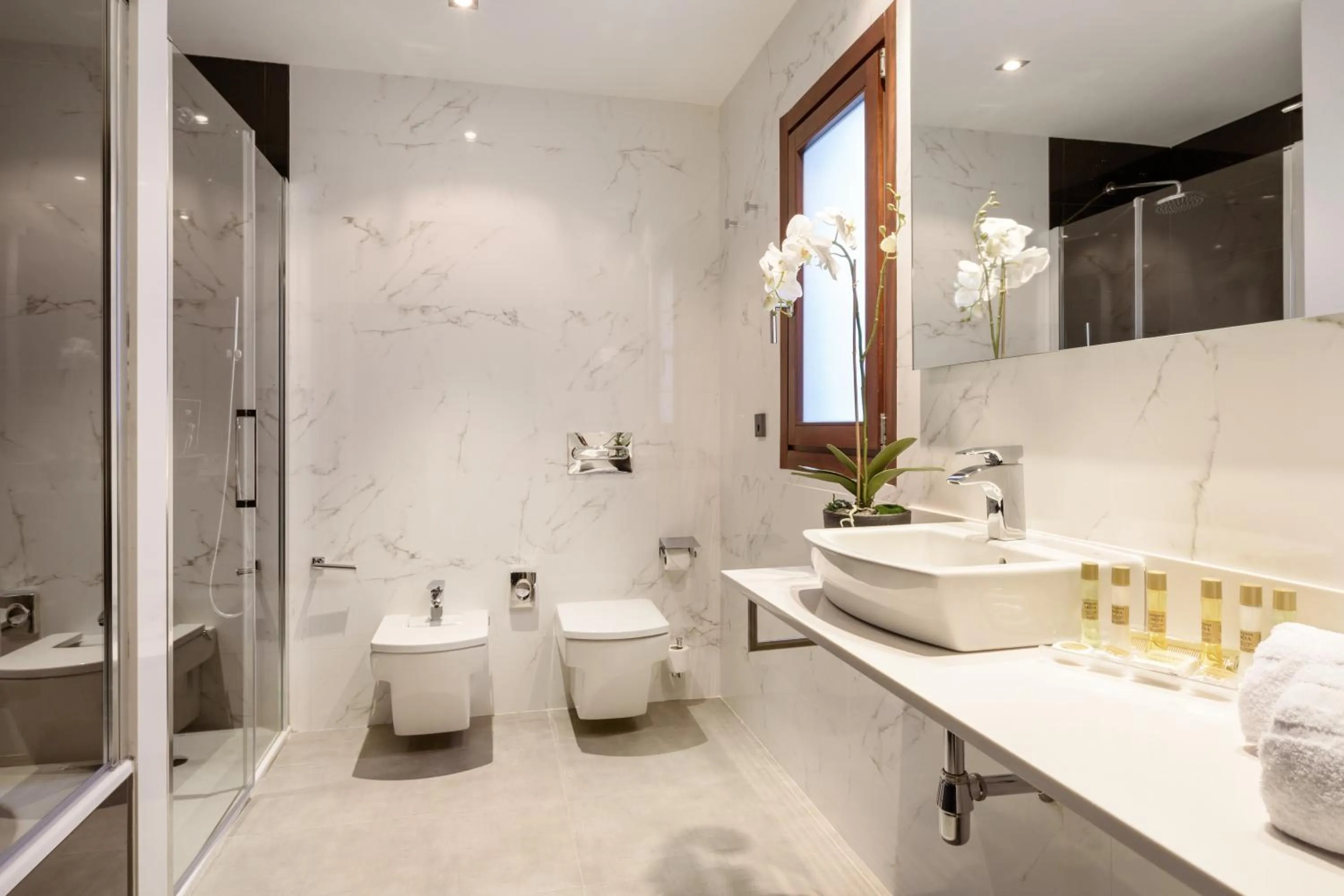 Shower in Eurostars Fuerte Ruavieja