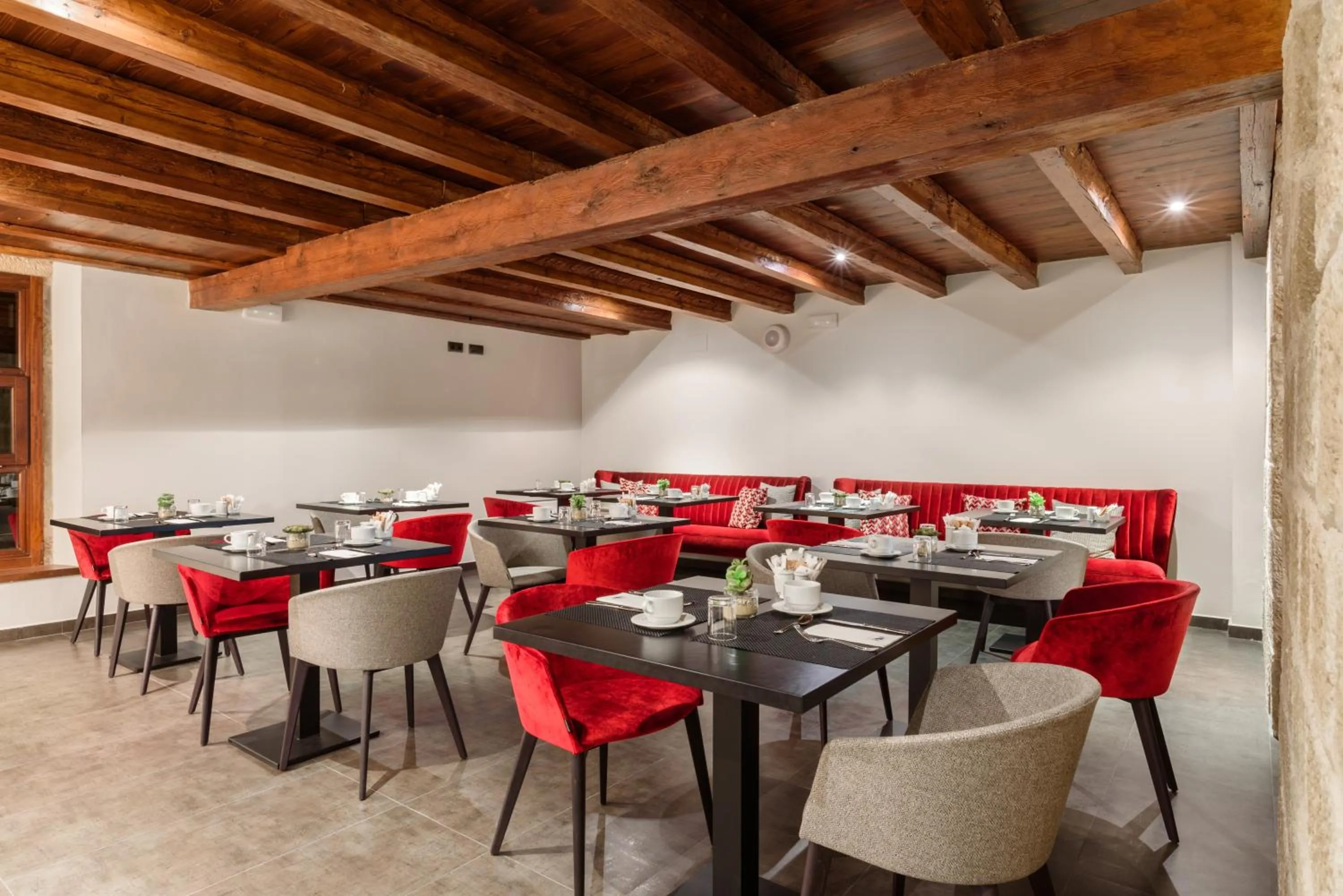 Lounge or bar in Eurostars Fuerte Ruavieja