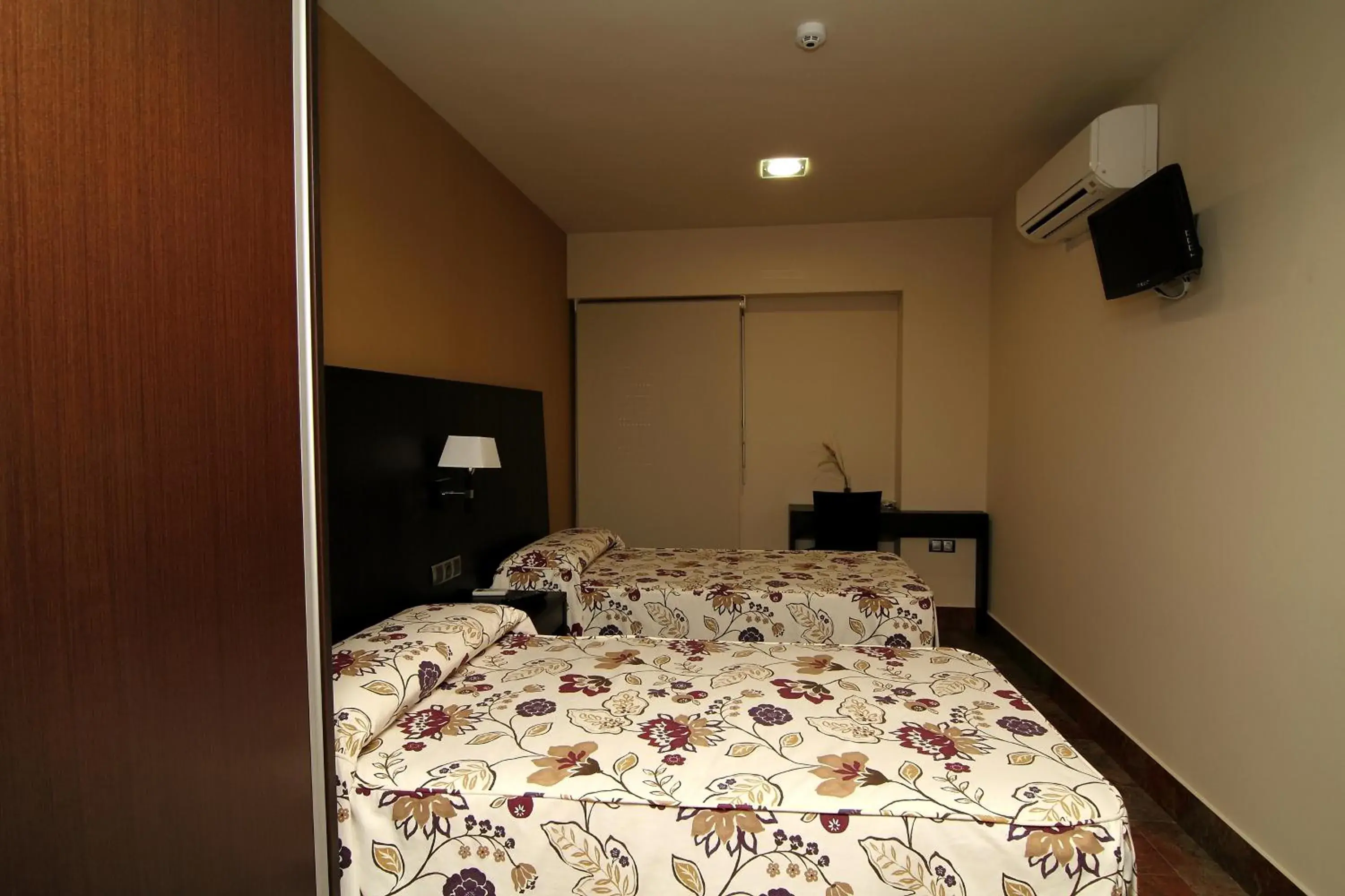 Double or Twin Room - single occupancy in Hostal Restaurante La Bartola Double or Twin Room - single occupancy in Hostal Restaurante La Bartola