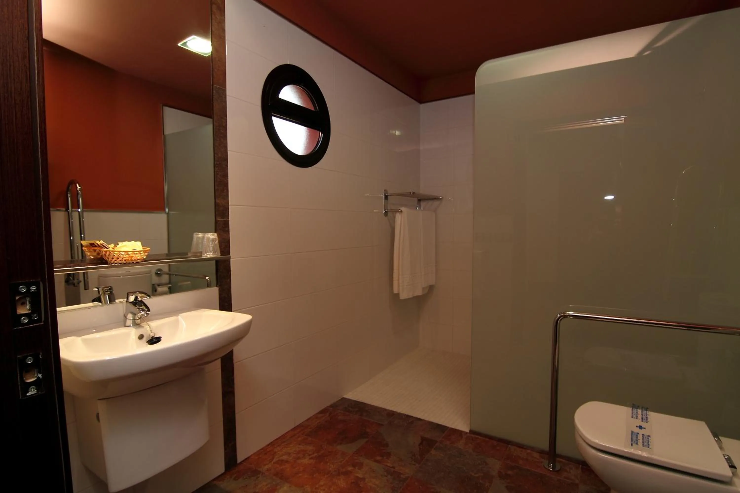 Bathroom in Hostal Restaurante La Bartola