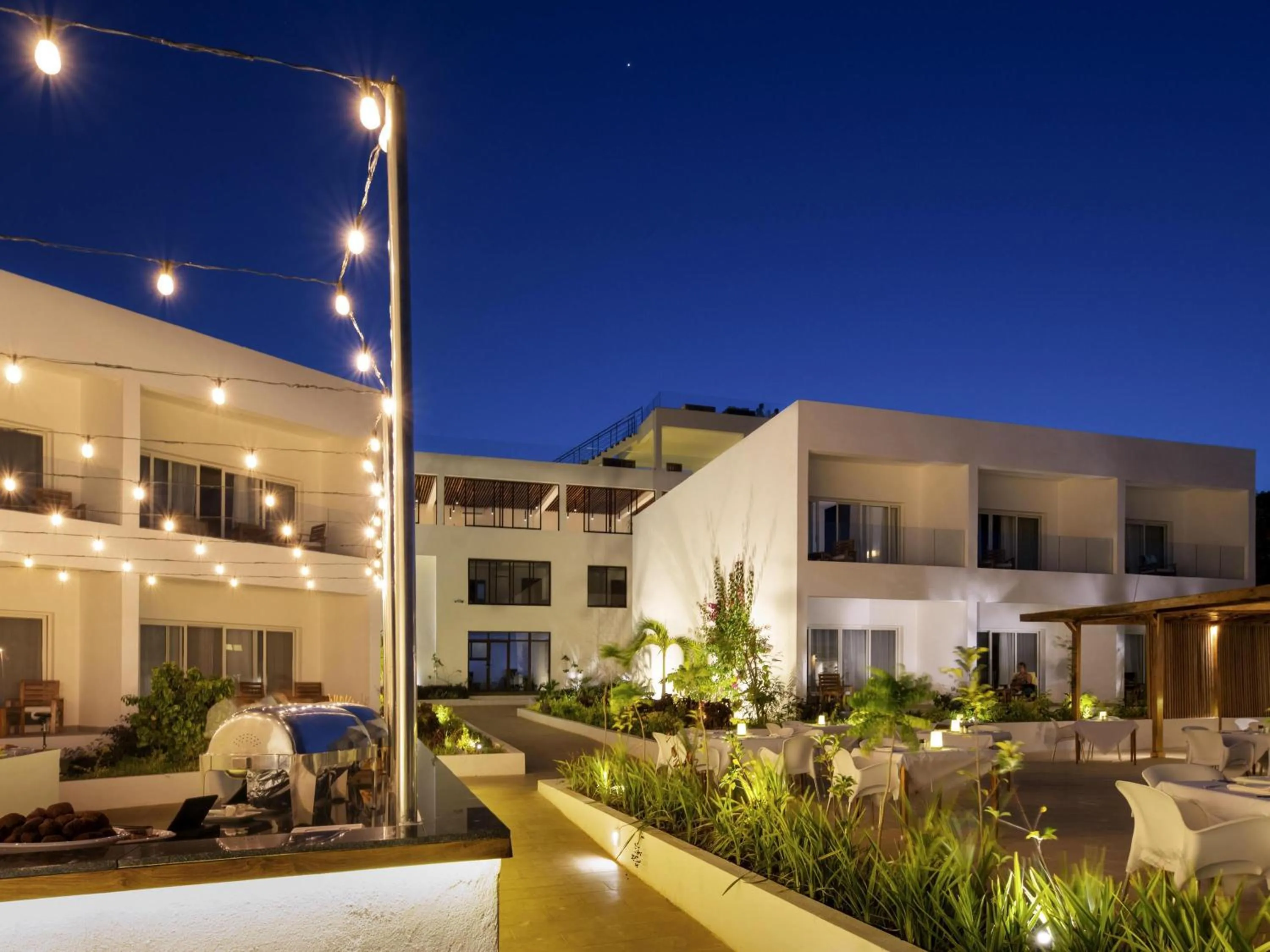 Property building in Nungwi Dreams by Mantis