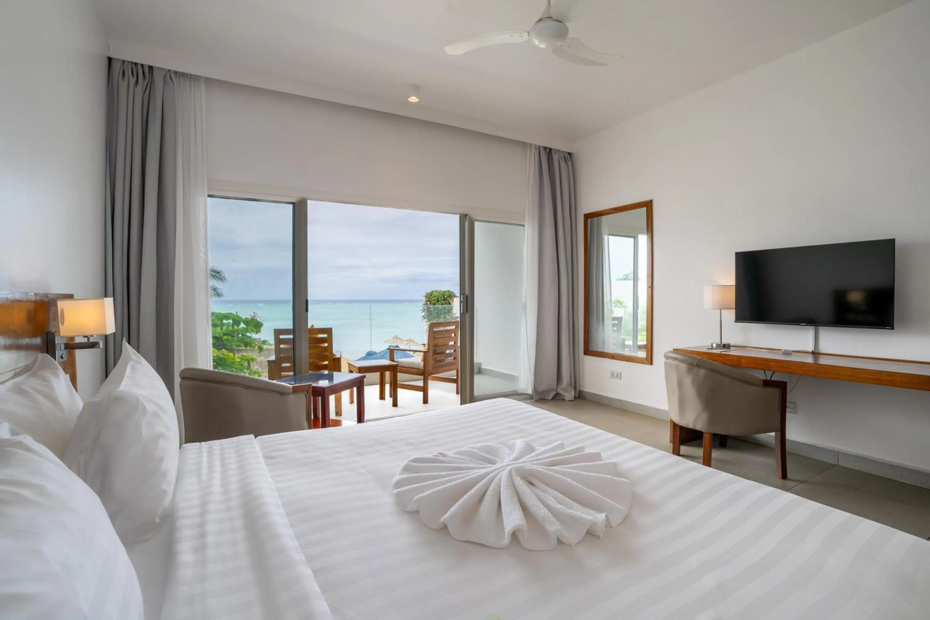 TV and multimedia, Bed in Nungwi Dreams by Mantis