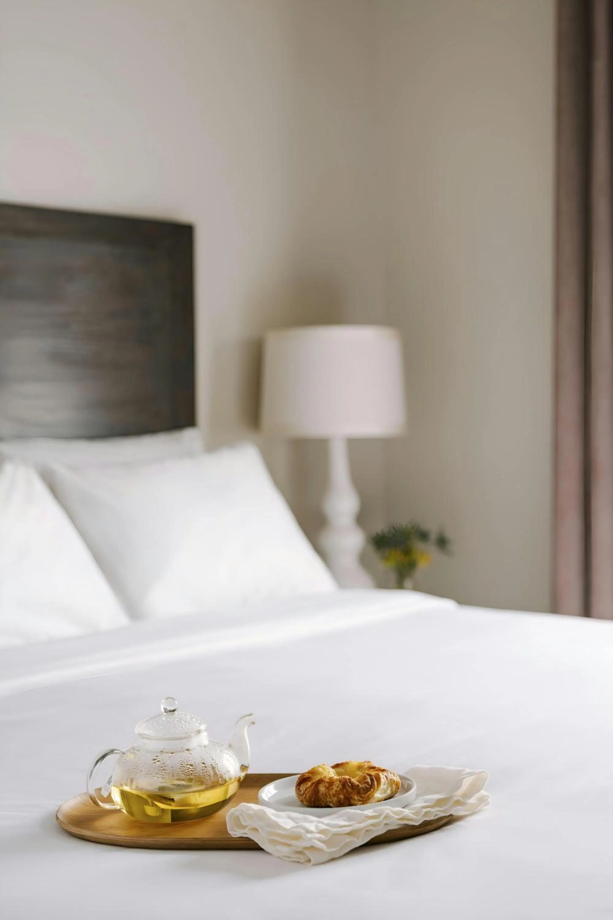 Bedroom, Bed in Beverly Terrace Hotel Beverly Hills, Sonder by Marriott Bonvoy