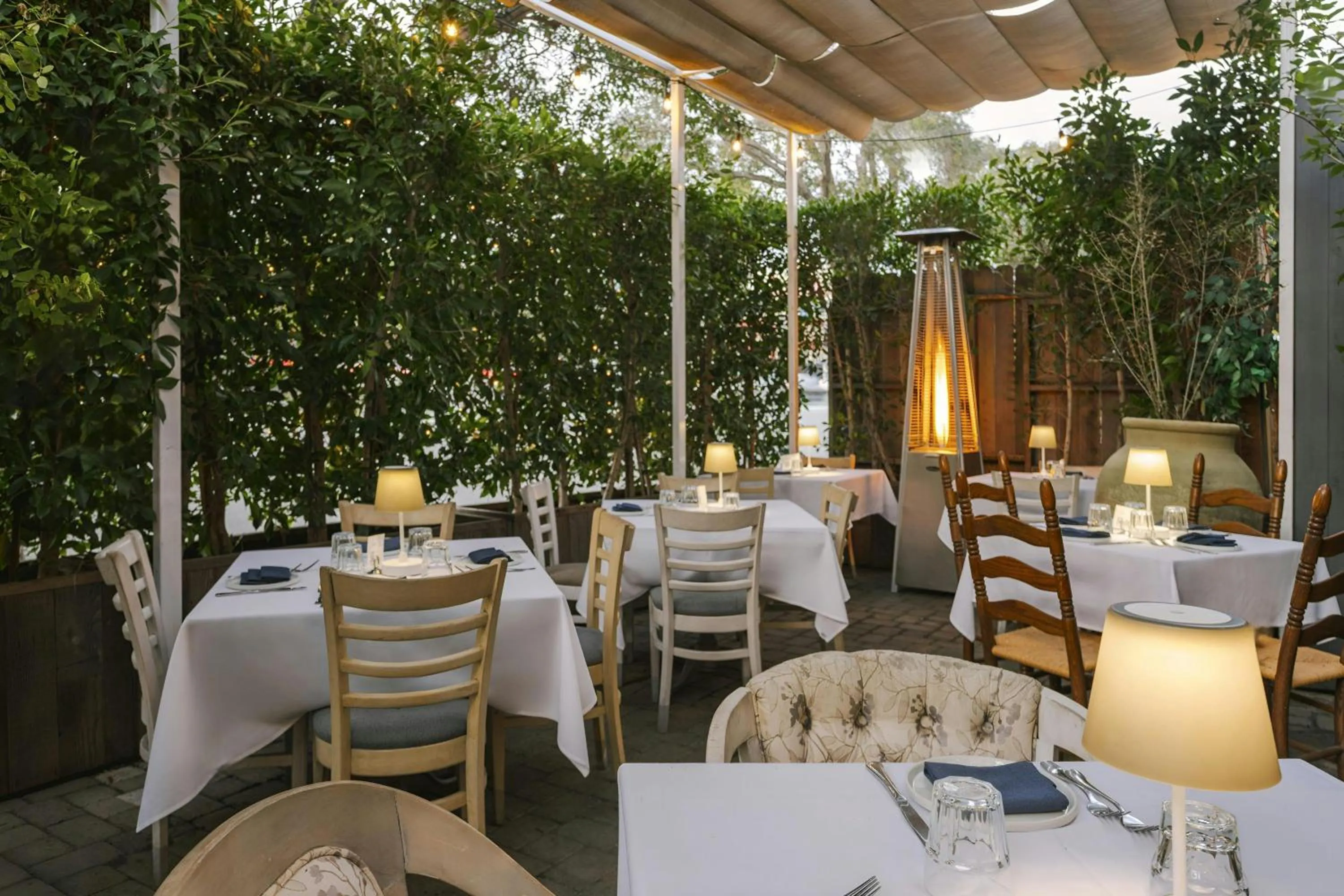 Restaurant/places to eat in Beverly Terrace Hotel Beverly Hills, Sonder by Marriott Bonvoy