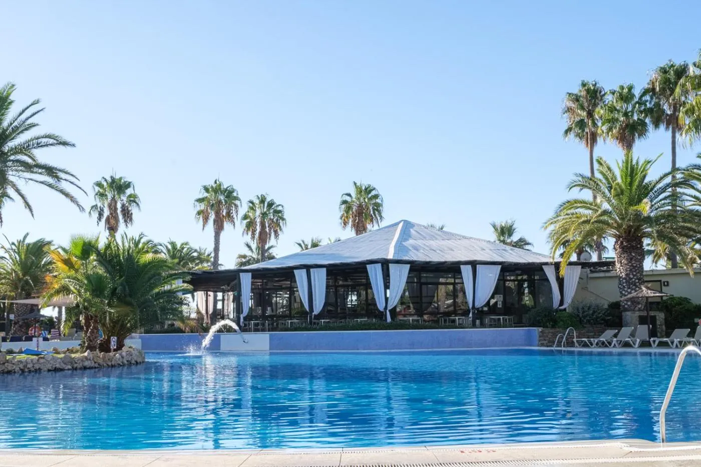 Swimming pool in Estival Islantilla