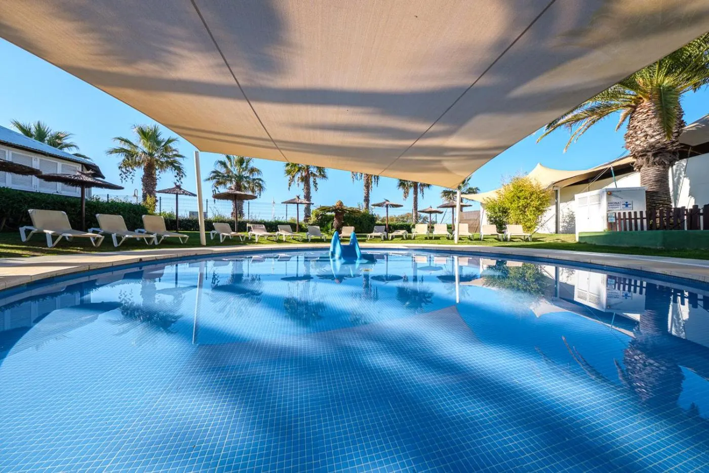 Swimming pool in Estival Islantilla