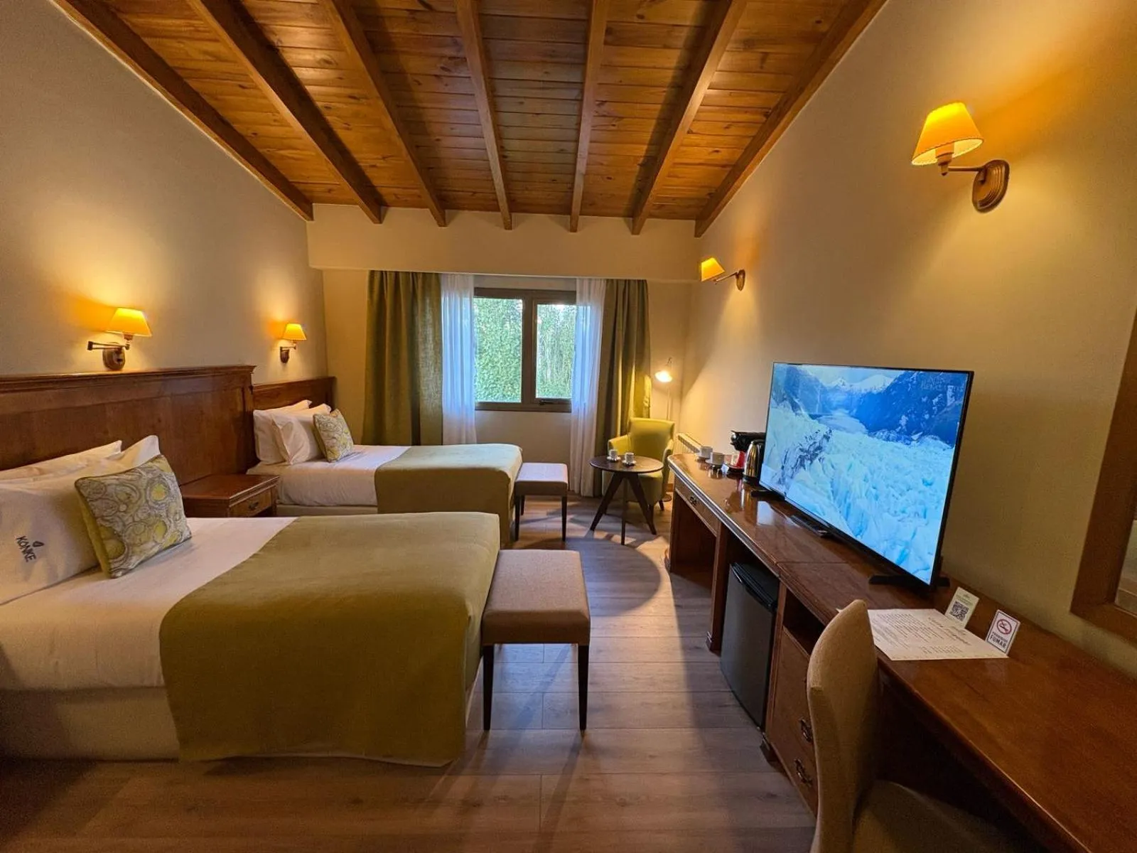 Bedroom, Bed in Konke Calafate Hotel