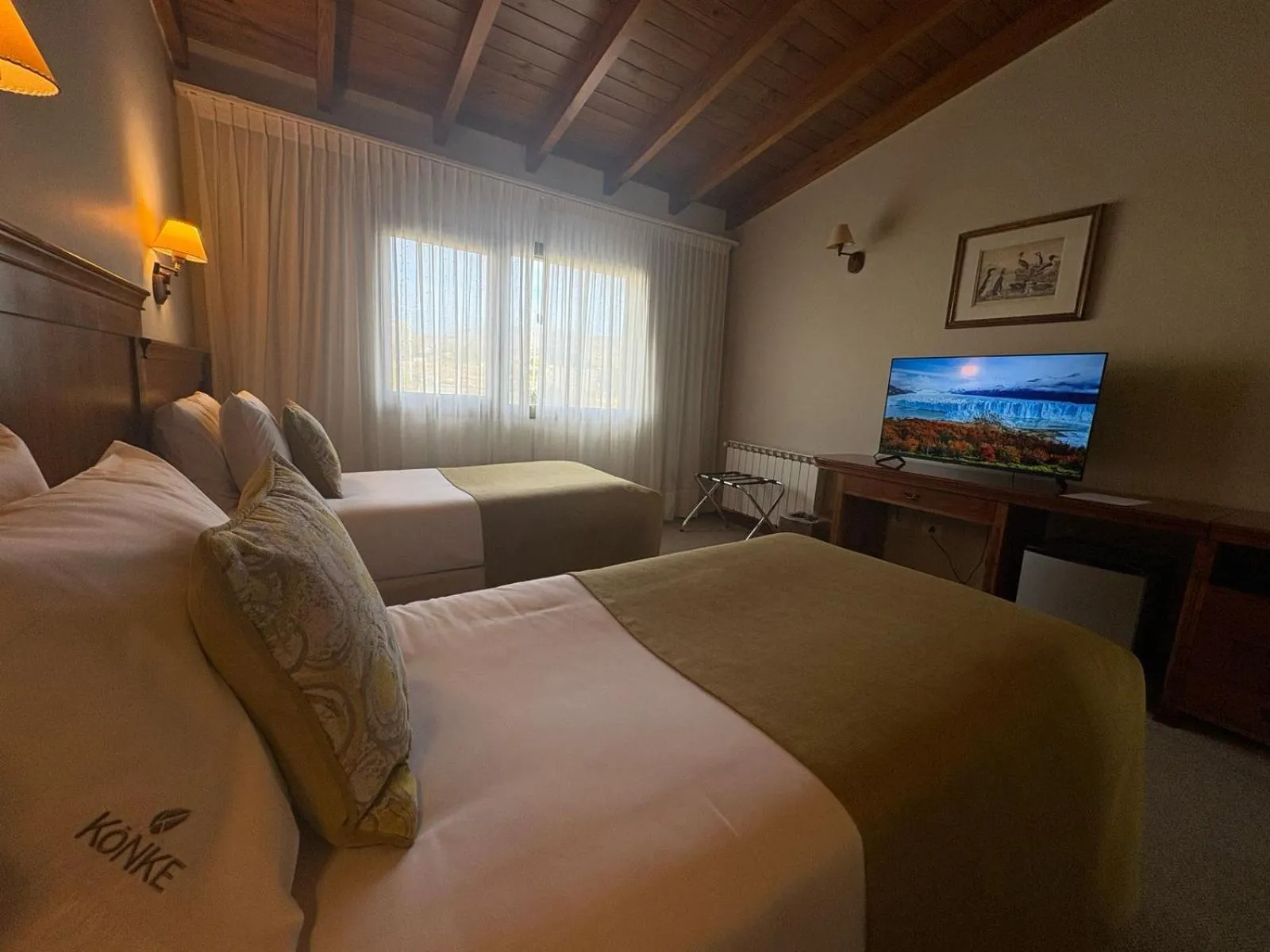 Bedroom, Bed in Konke Calafate Hotel