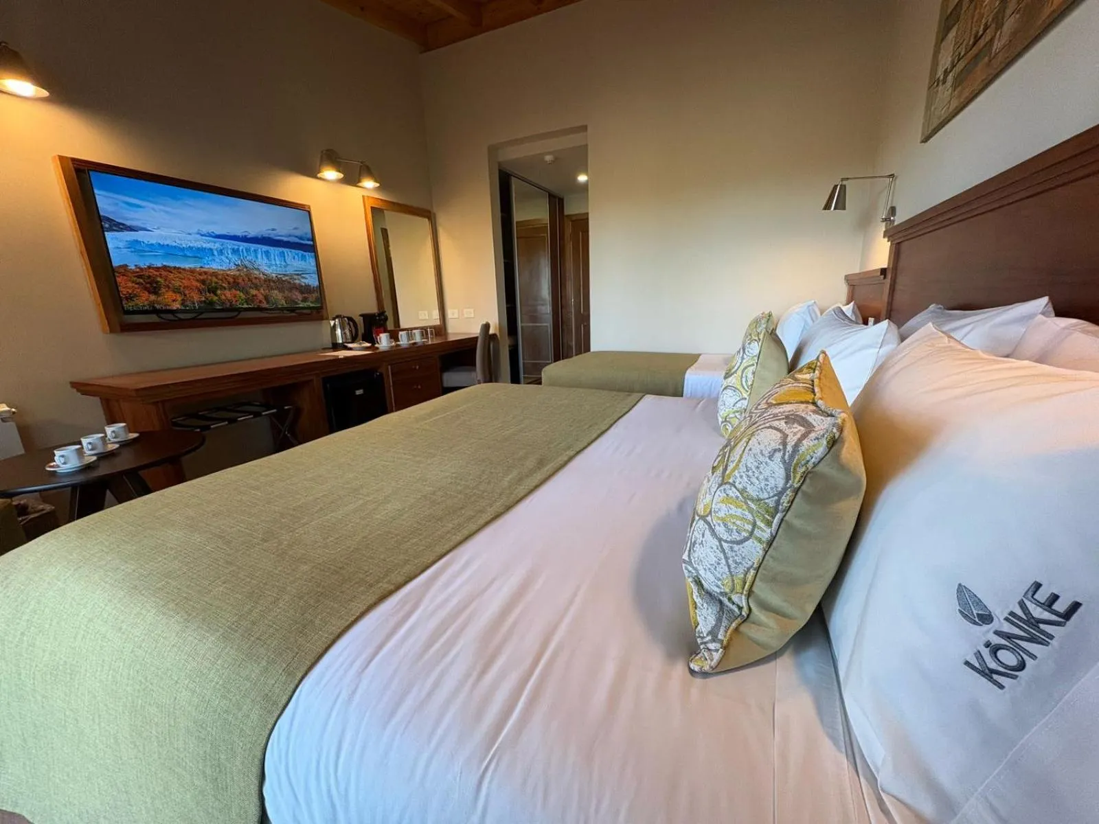 Bedroom, Bed in Konke Calafate Hotel