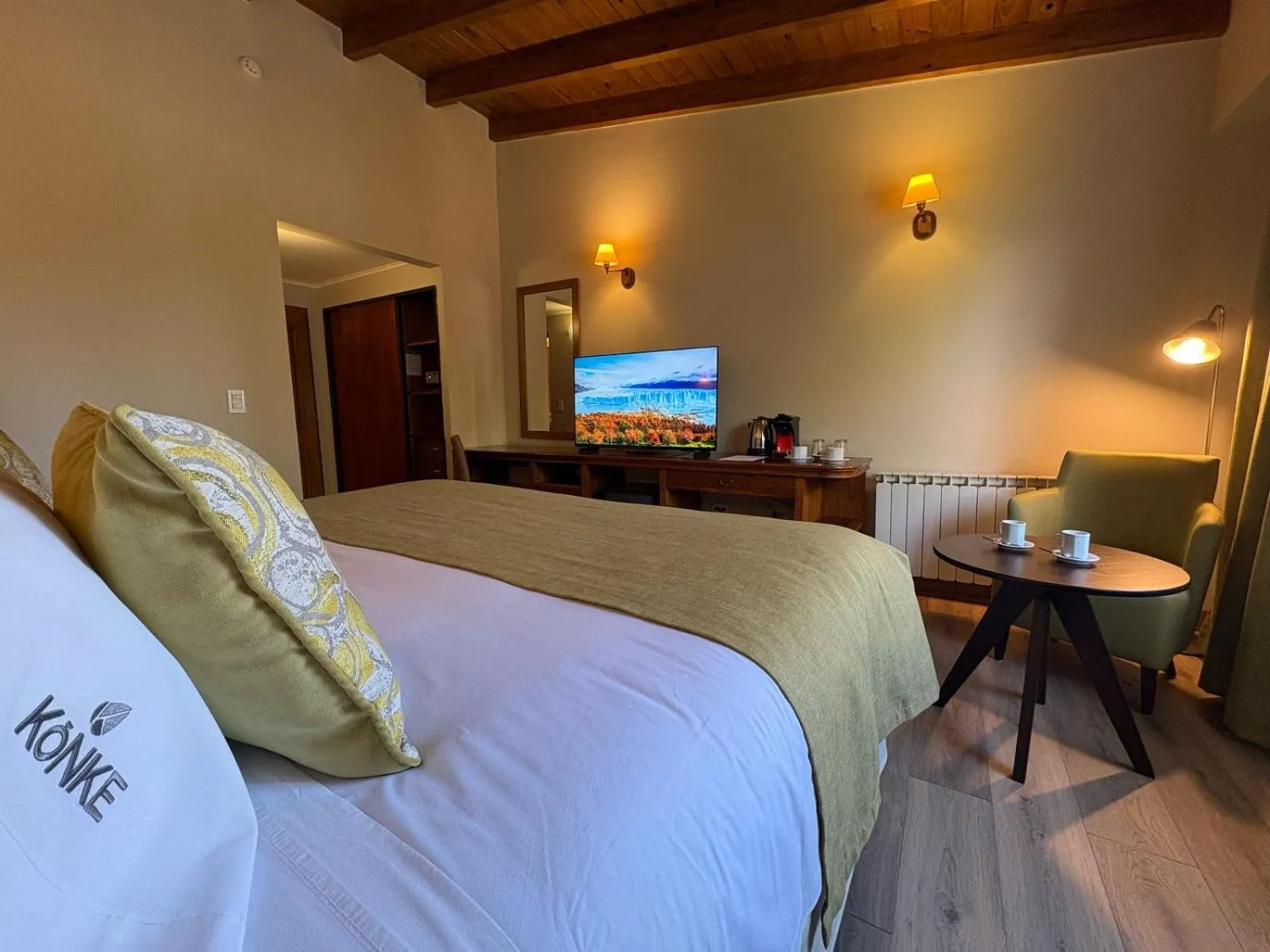 Bedroom, Bed in Konke Calafate Hotel