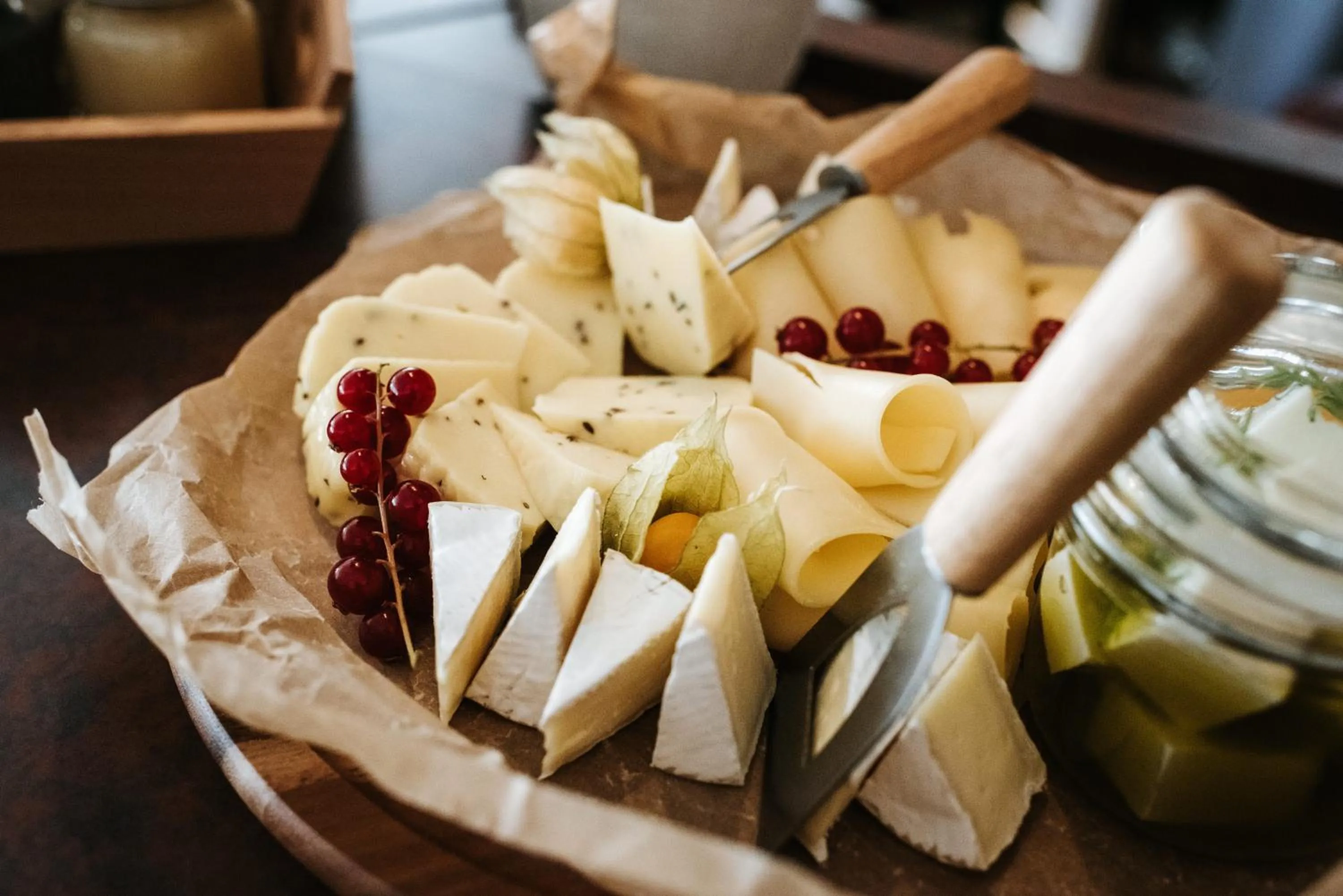 Restaurant/places to eat in Airport Hotel Mara