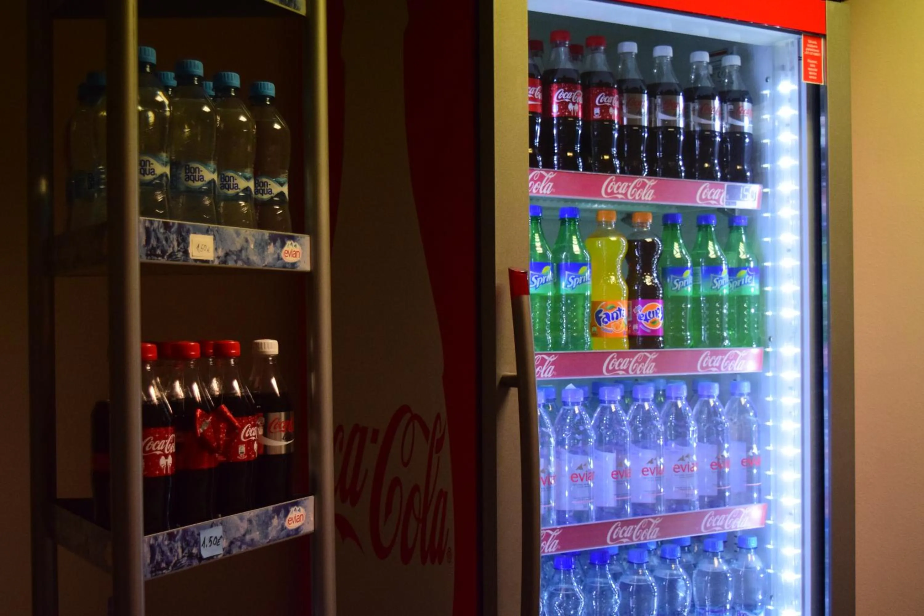 On-site shops in Airport Hotel Mara