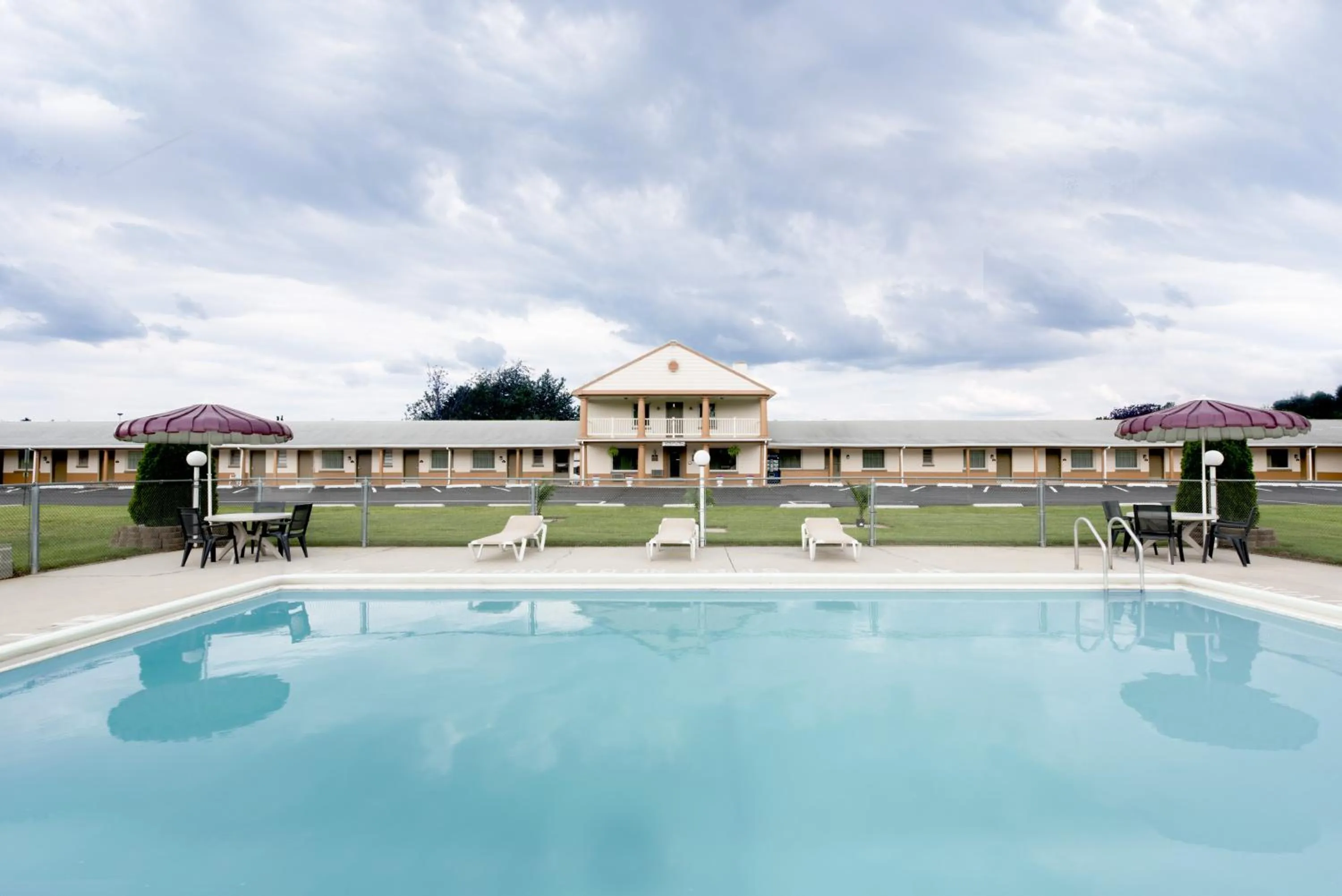 Spa and wellness centre/facilities in Knights Inn Palmyra