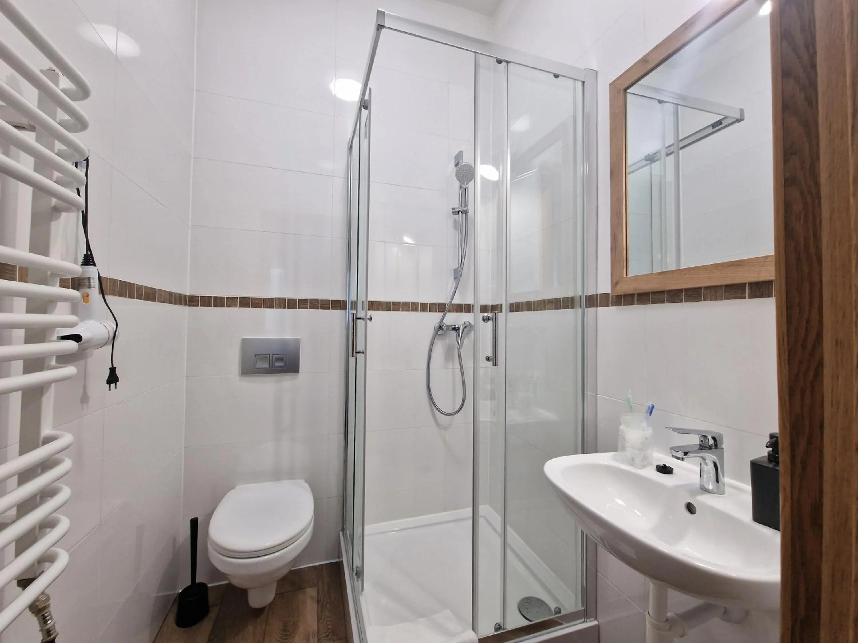 Shower in Helvetia Plus B&B - PRIVATE ROOMS and APARTMENTS