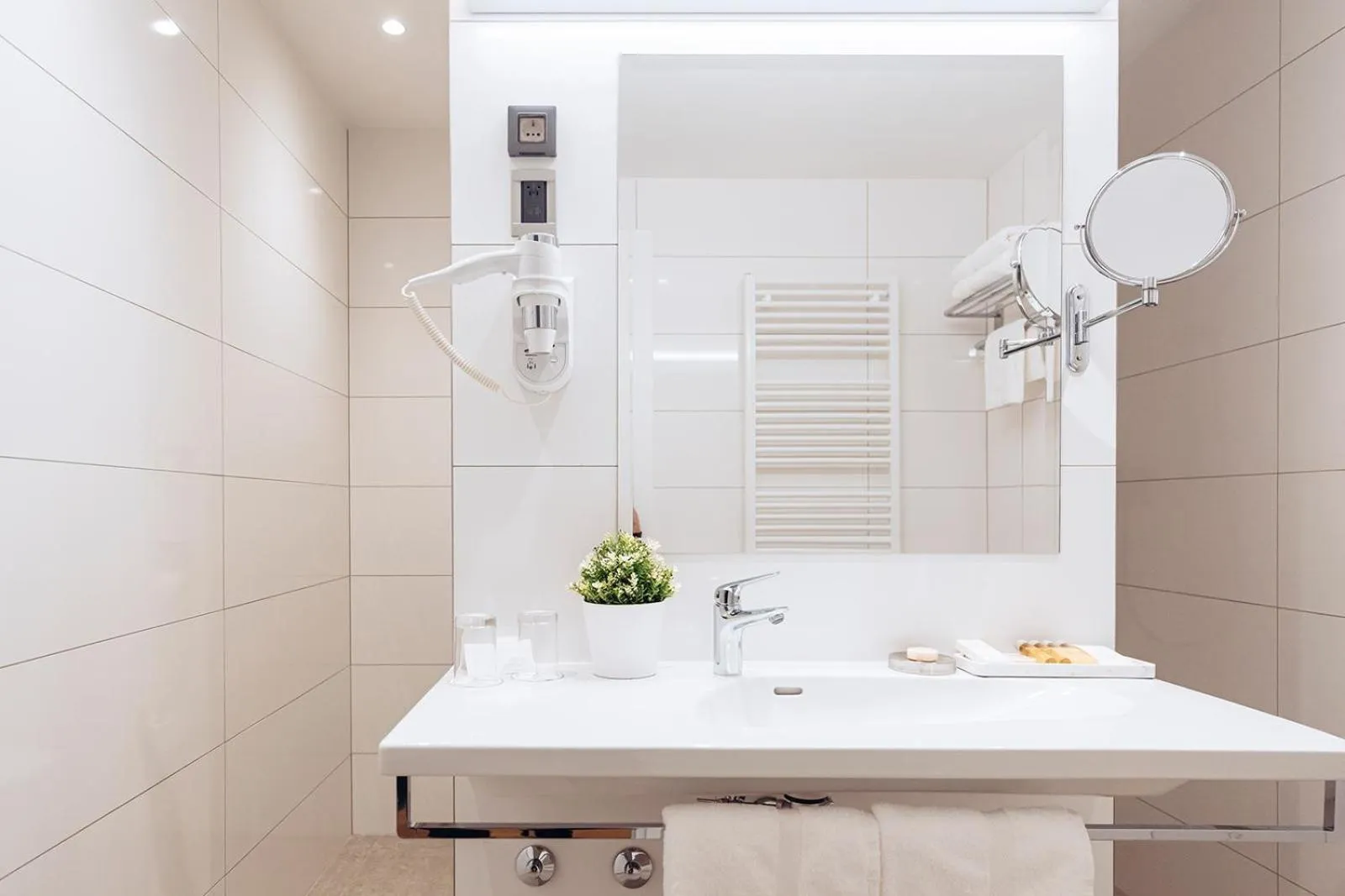 Bathroom in Antunović Hotel East