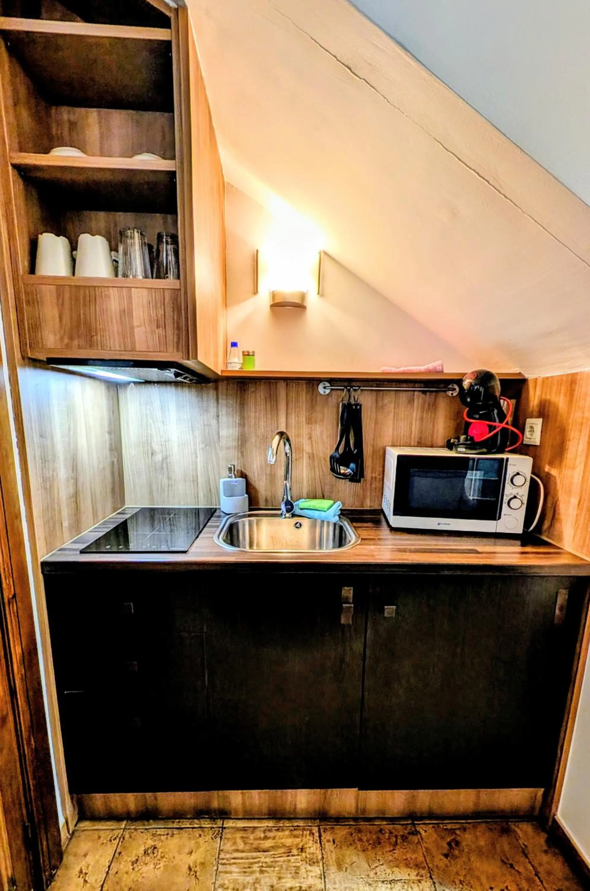 Kitchen or kitchenette in Apartamentos Alhambra