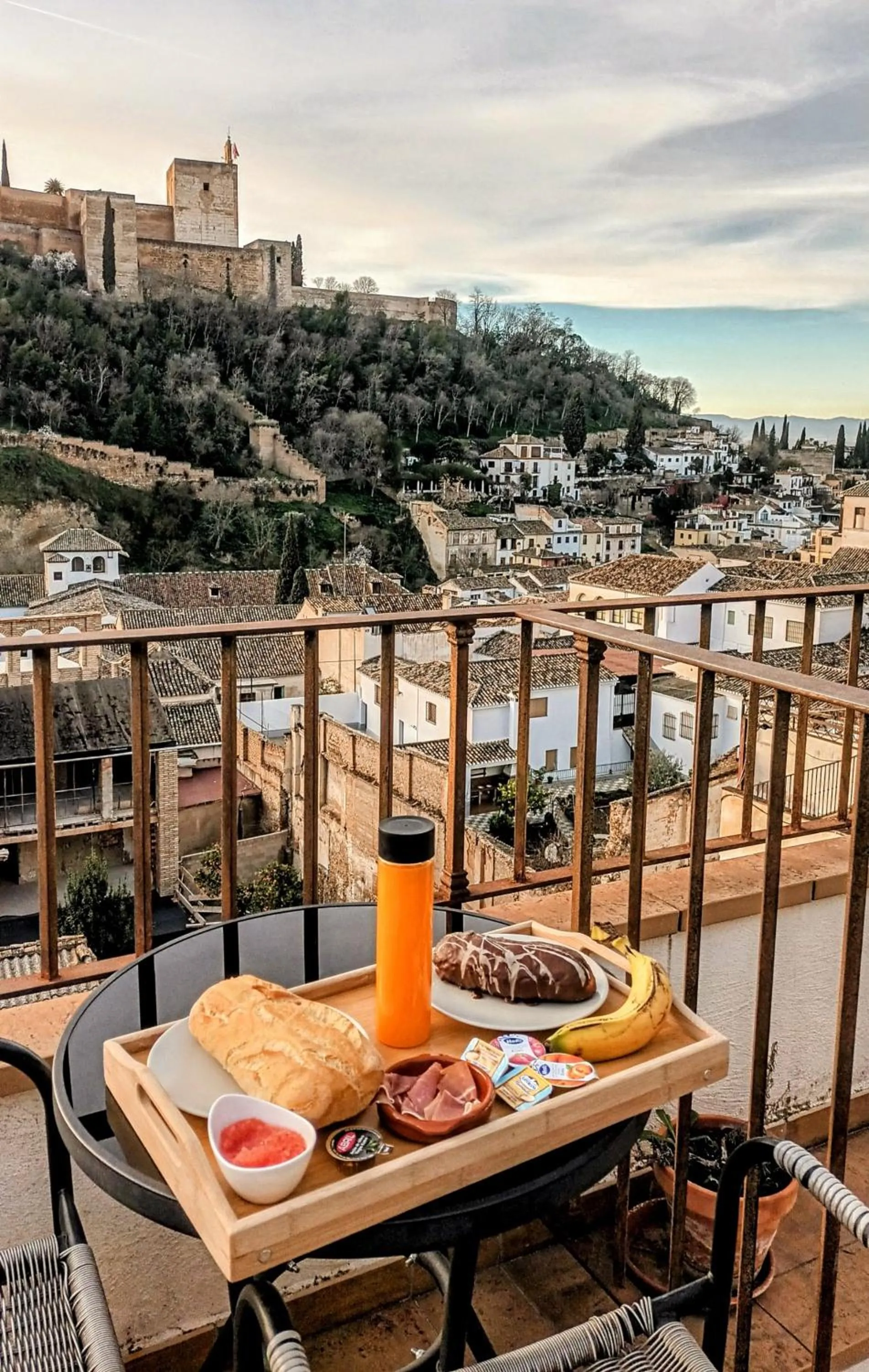 Breakfast in Apartamentos Alhambra