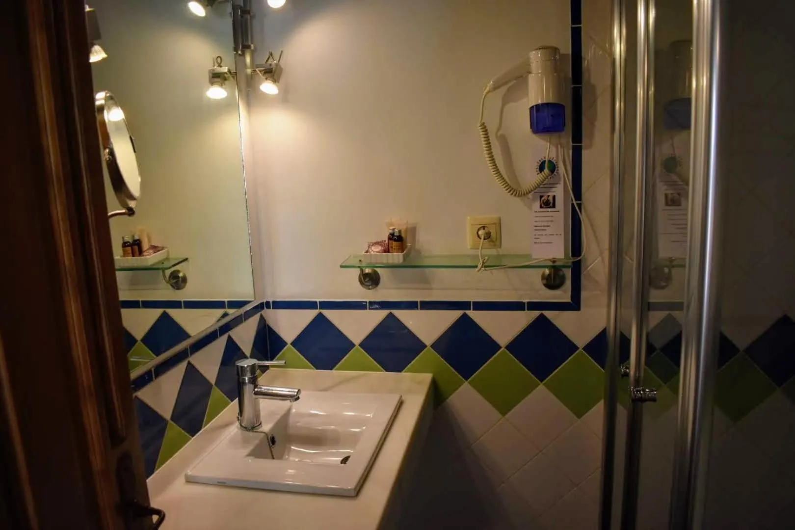 Bathroom in Apartamentos Alhambra