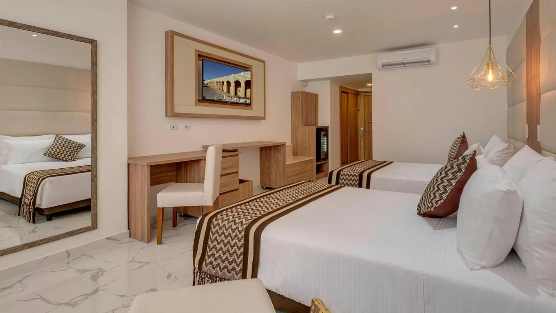 Photo of the whole room, Bed in Hotel Cartagena Plaza