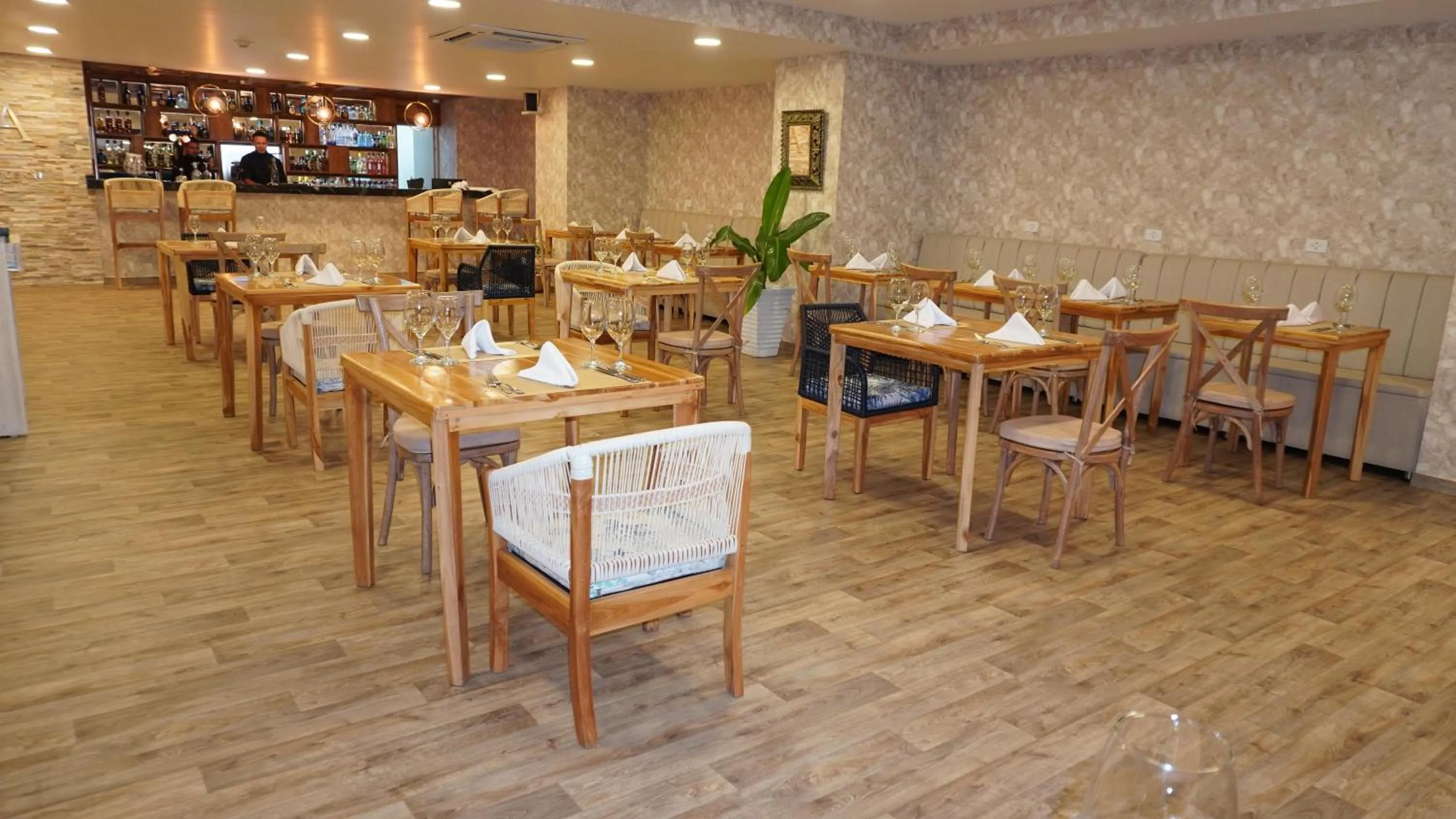 Restaurant/places to eat in Hotel Cartagena Plaza
