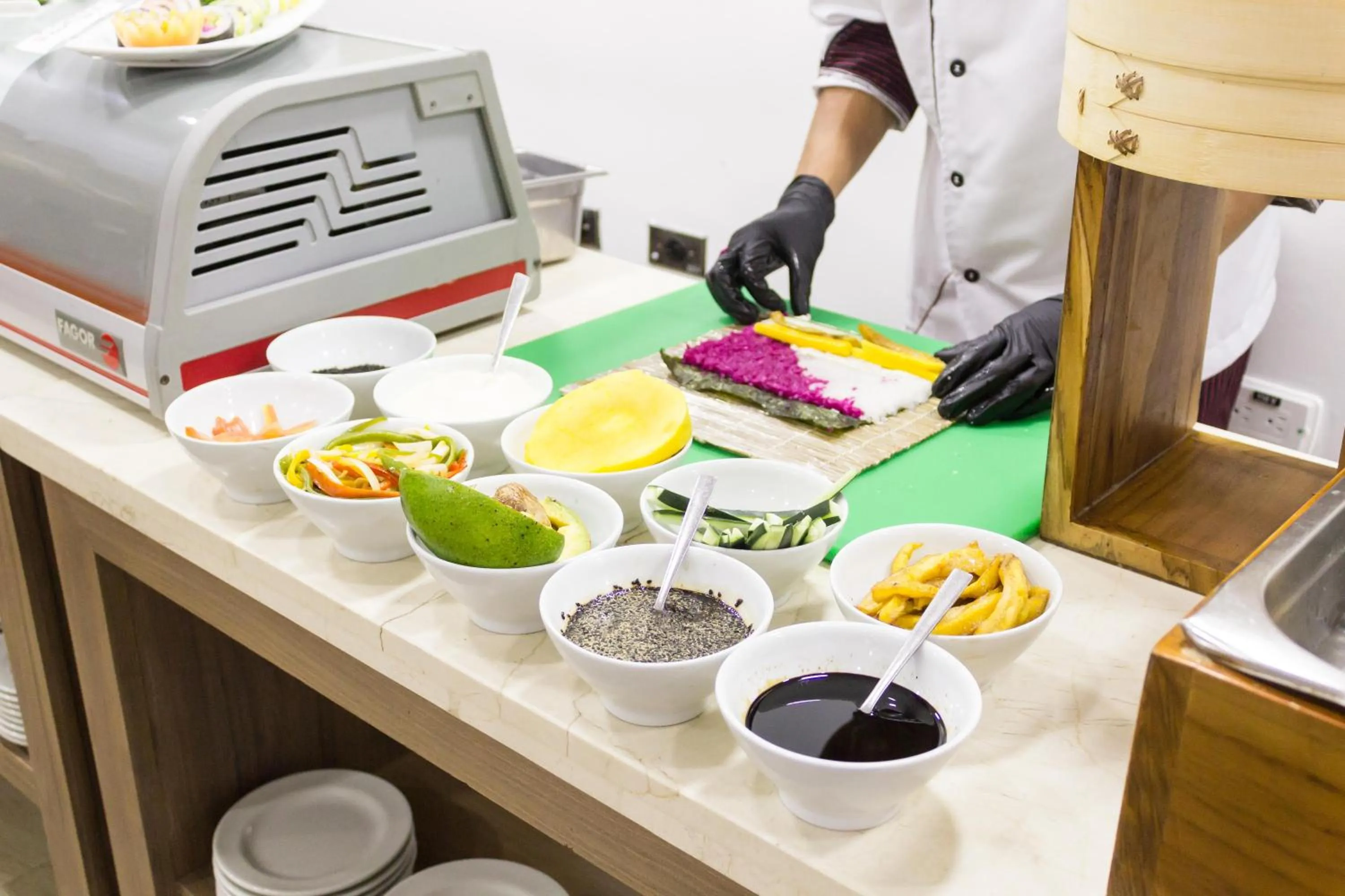 Restaurant/places to eat in Hotel Cartagena Plaza